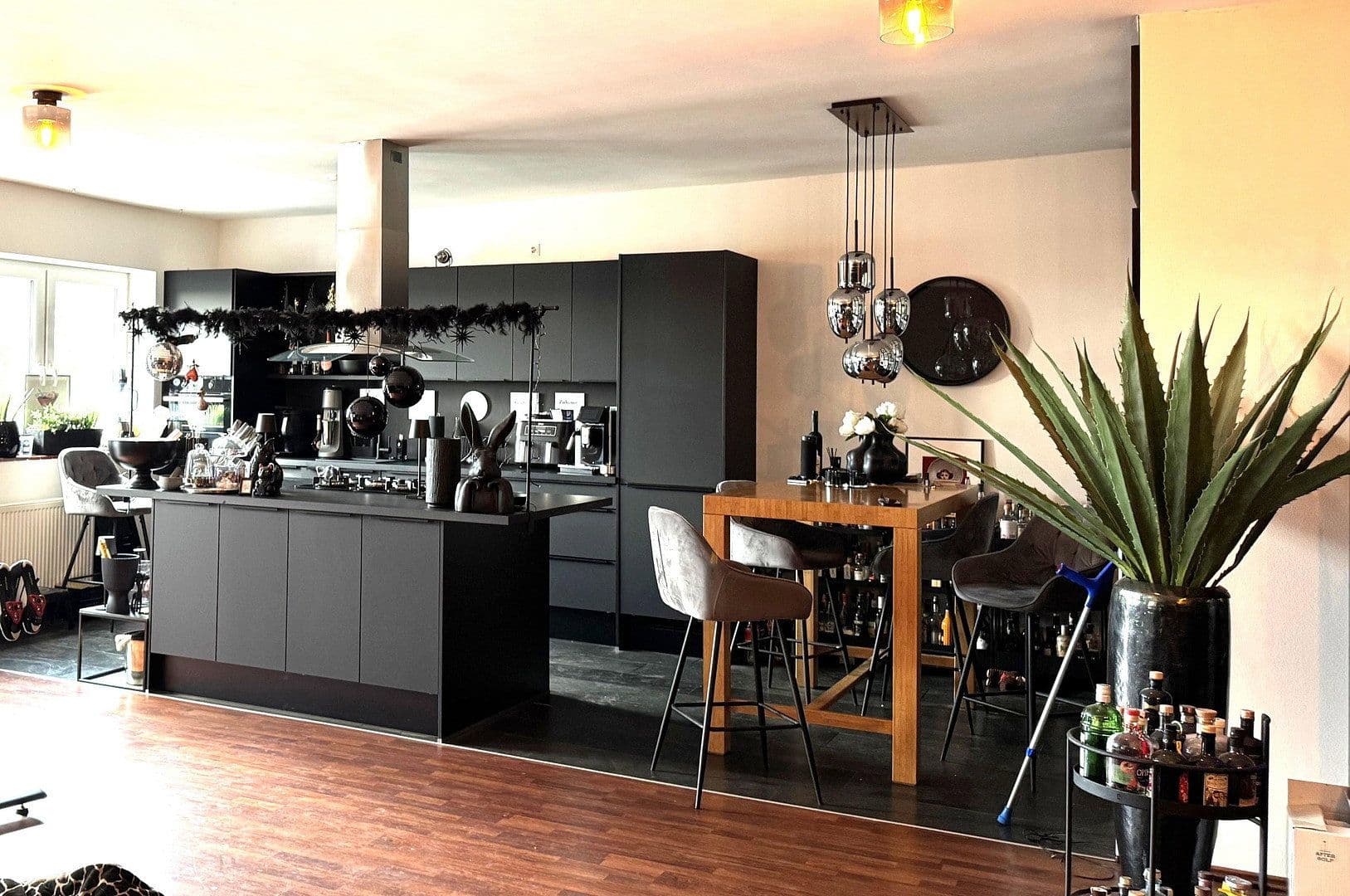 Prenájom bytu 4-izbový 180 m², wiesbaden-igstadt, Hesensko Prenájom bytu 4-izbový 180 m², wiesbaden-igstadt, Hesensko