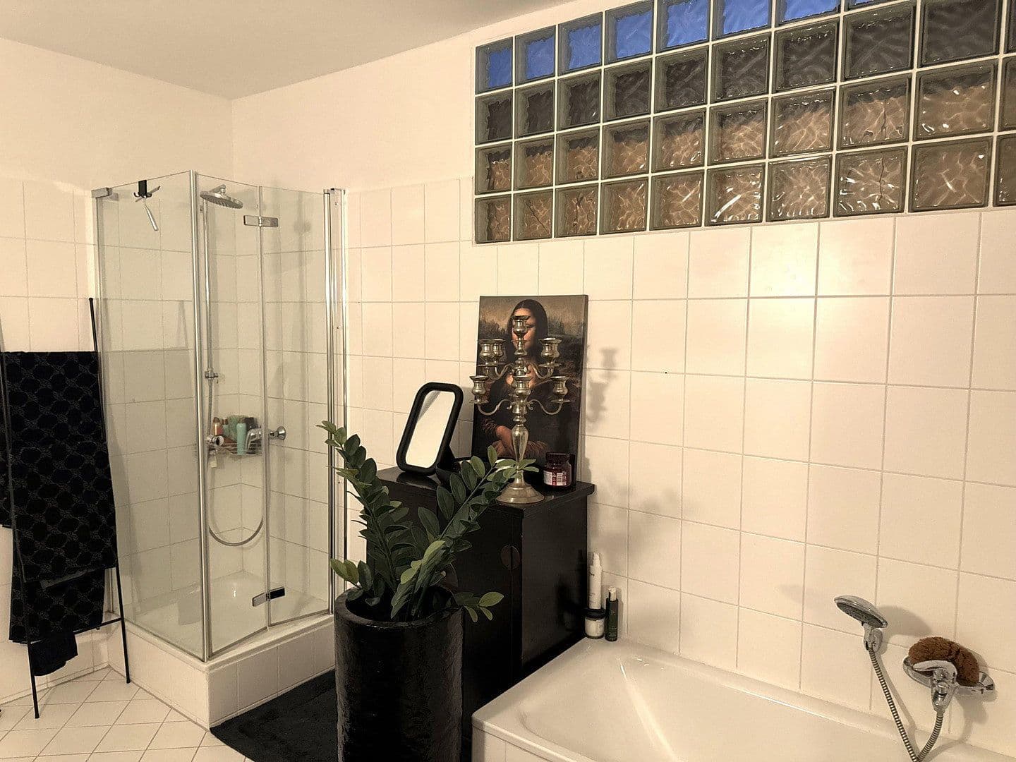 Prenájom bytu 4-izbový 180 m², wiesbaden-igstadt, Hesensko Prenájom bytu 4-izbový 180 m², wiesbaden-igstadt, Hesensko