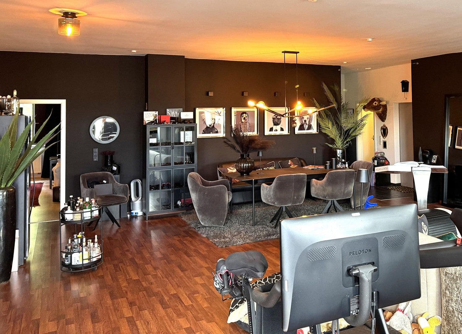 Prenájom bytu 4-izbový 180 m², wiesbaden-igstadt, Hesensko Prenájom bytu 4-izbový 180 m², wiesbaden-igstadt, Hesensko