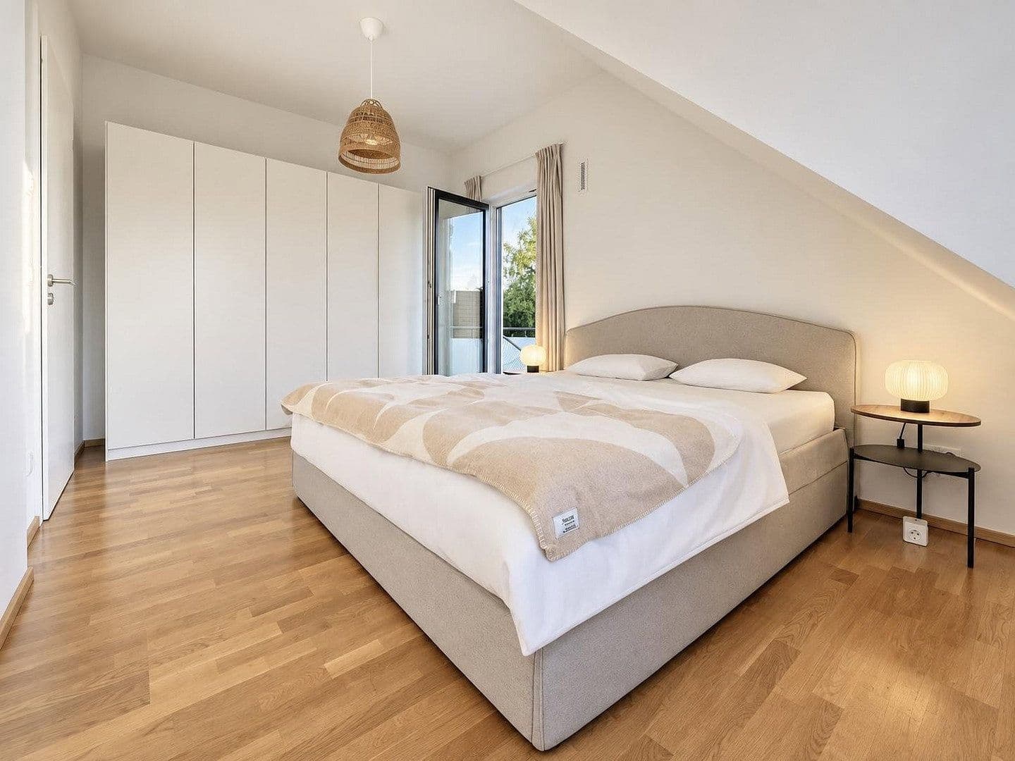 Prenájom bytu 3-izbový 70 m², Hötzlring 20, München, Bavorsko Prenájom bytu 3-izbový 70 m², Hötzlring 20, München, Bavorsko