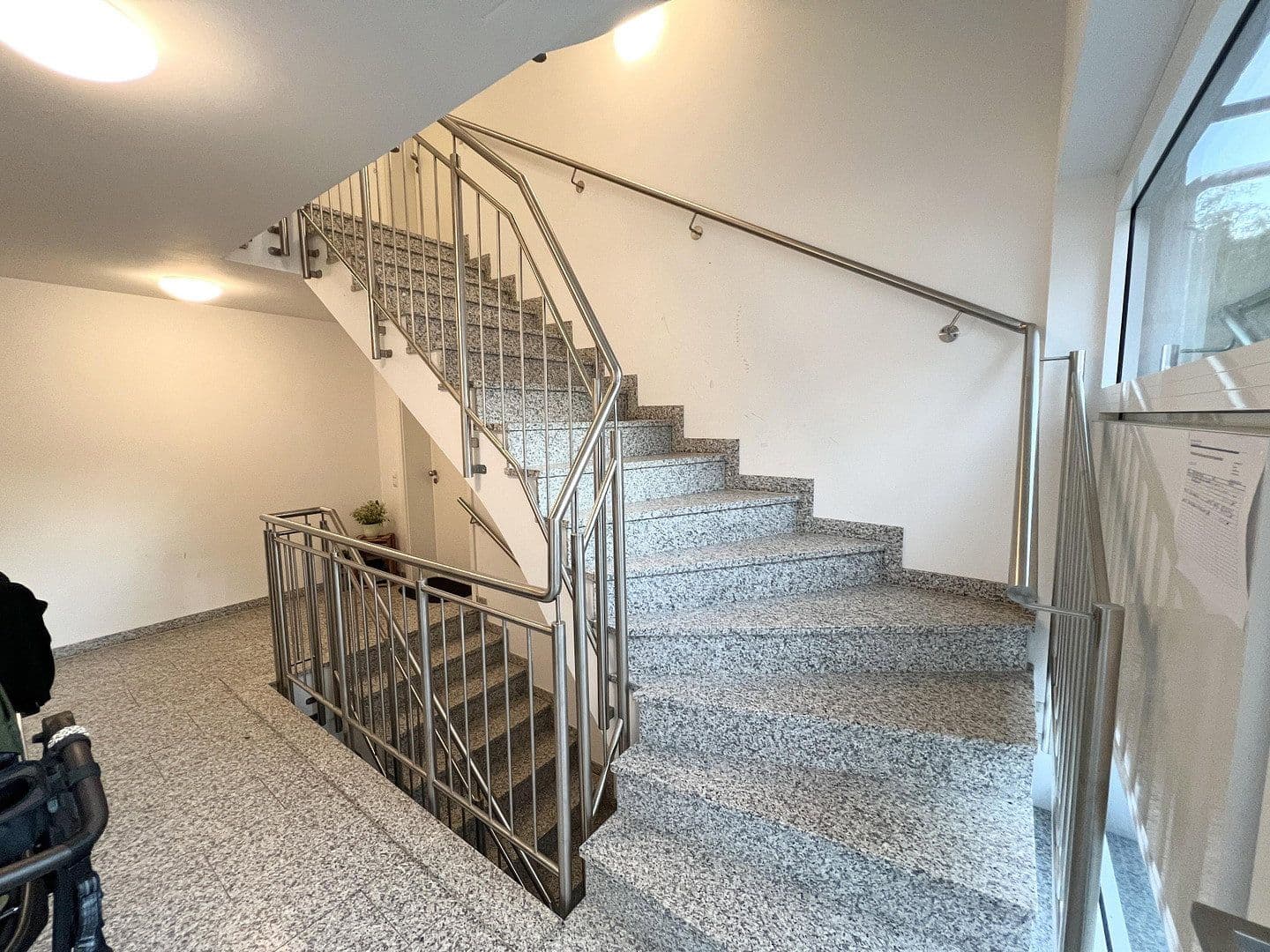 Prenájom bytu 3-izbový 70 m², Hötzlring 20, München, Bavorsko Prenájom bytu 3-izbový 70 m², Hötzlring 20, München, Bavorsko