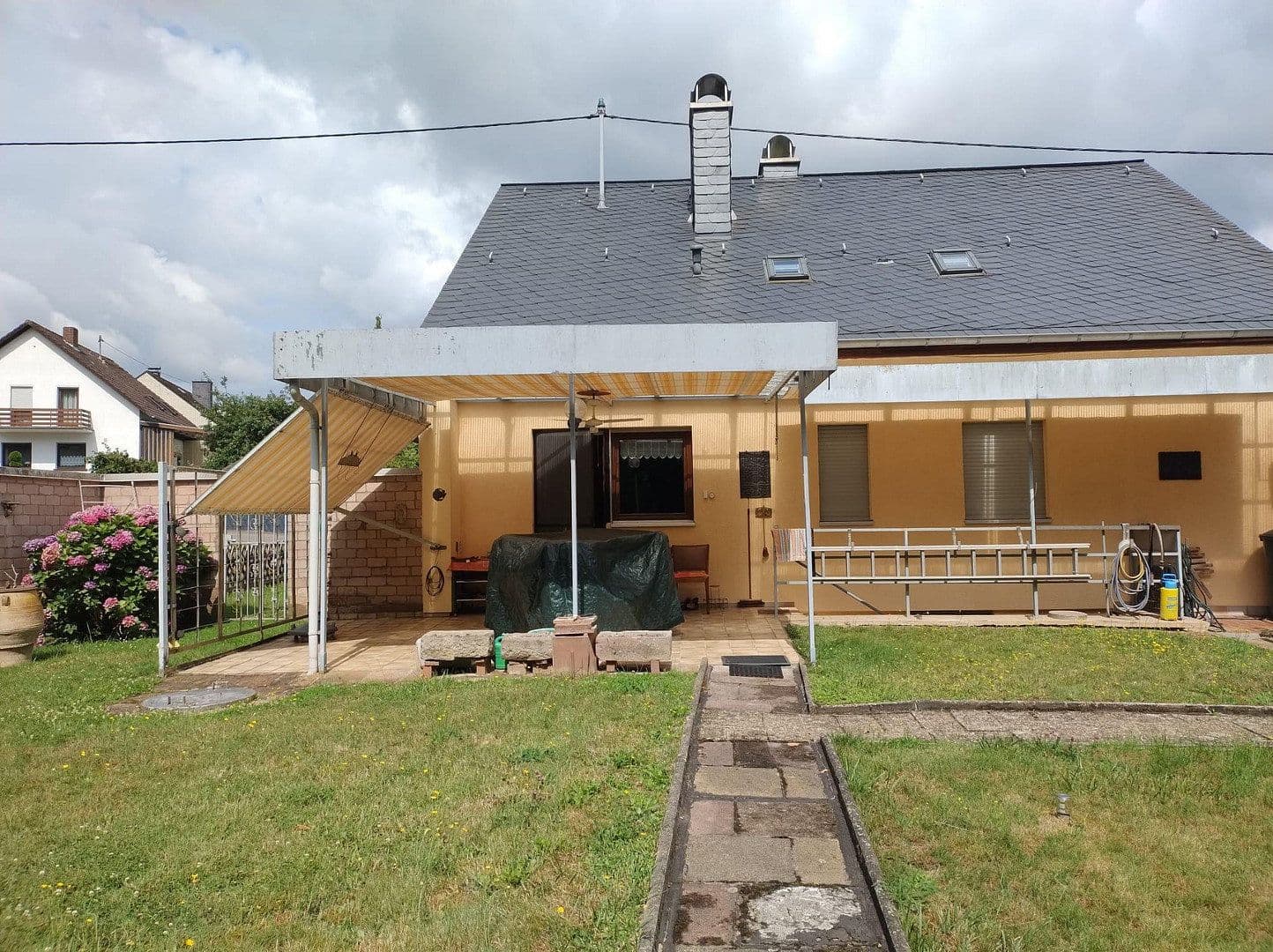 Predaj domu 155 m², pozemok 800 m², Waldstraße 35, Konz, Porýnie-Falcko Predaj domu 155 m², pozemok 800 m², Waldstraße 35, Konz, Porýnie-Falcko