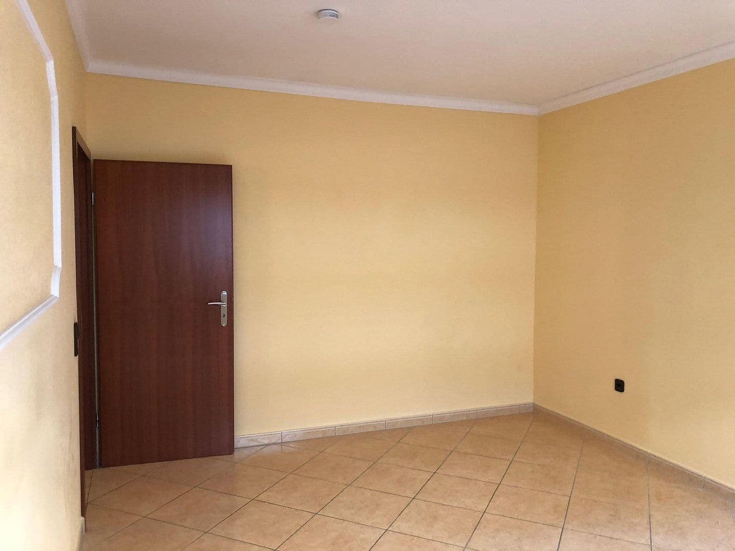 Prenájom bytu 3-izbový 87 m², Mannheim, Bádensko-Wurttembersko Prenájom bytu 3-izbový 87 m², Mannheim, Bádensko-Wurttembersko