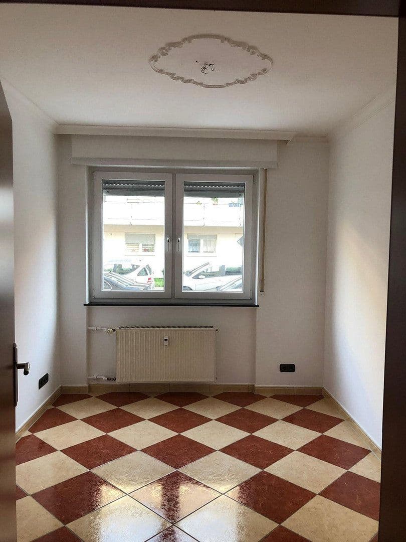 Prenájom bytu 3-izbový 87 m², Mannheim, Bádensko-Wurttembersko Prenájom bytu 3-izbový 87 m², Mannheim, Bádensko-Wurttembersko
