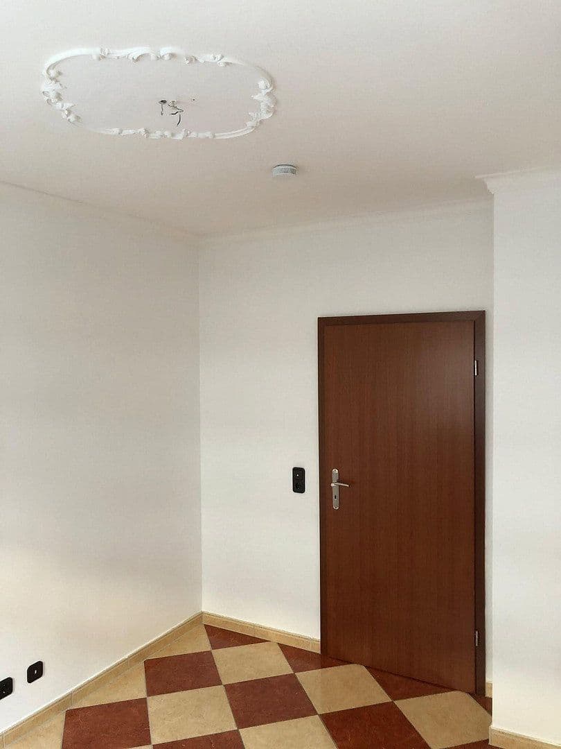 Prenájom bytu 3-izbový 87 m², Mannheim, Bádensko-Wurttembersko Prenájom bytu 3-izbový 87 m², Mannheim, Bádensko-Wurttembersko