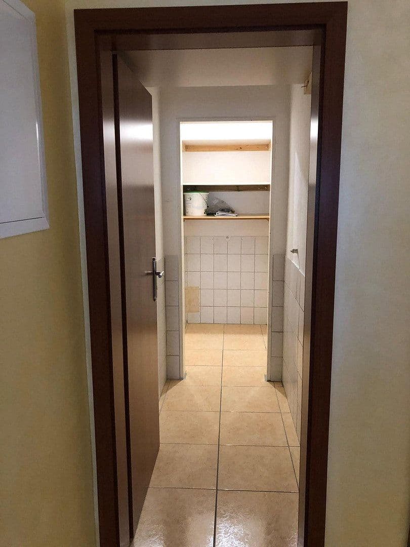 Prenájom bytu 3-izbový 87 m², Mannheim, Bádensko-Wurttembersko Prenájom bytu 3-izbový 87 m², Mannheim, Bádensko-Wurttembersko