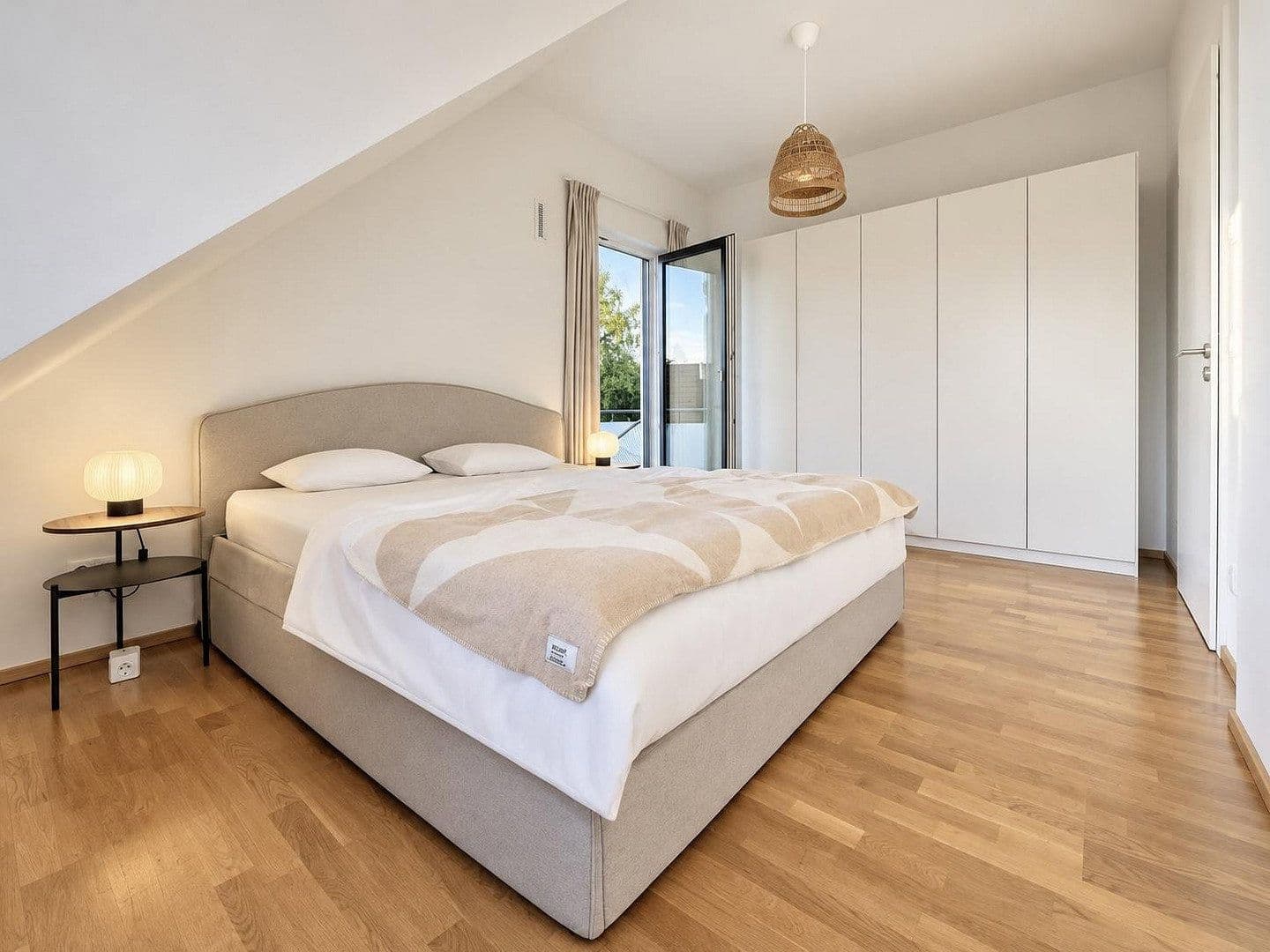 Prenájom bytu 3-izbový 75 m², Hötzlring 20, München, Bavorsko Prenájom bytu 3-izbový 75 m², Hötzlring 20, München, Bavorsko
