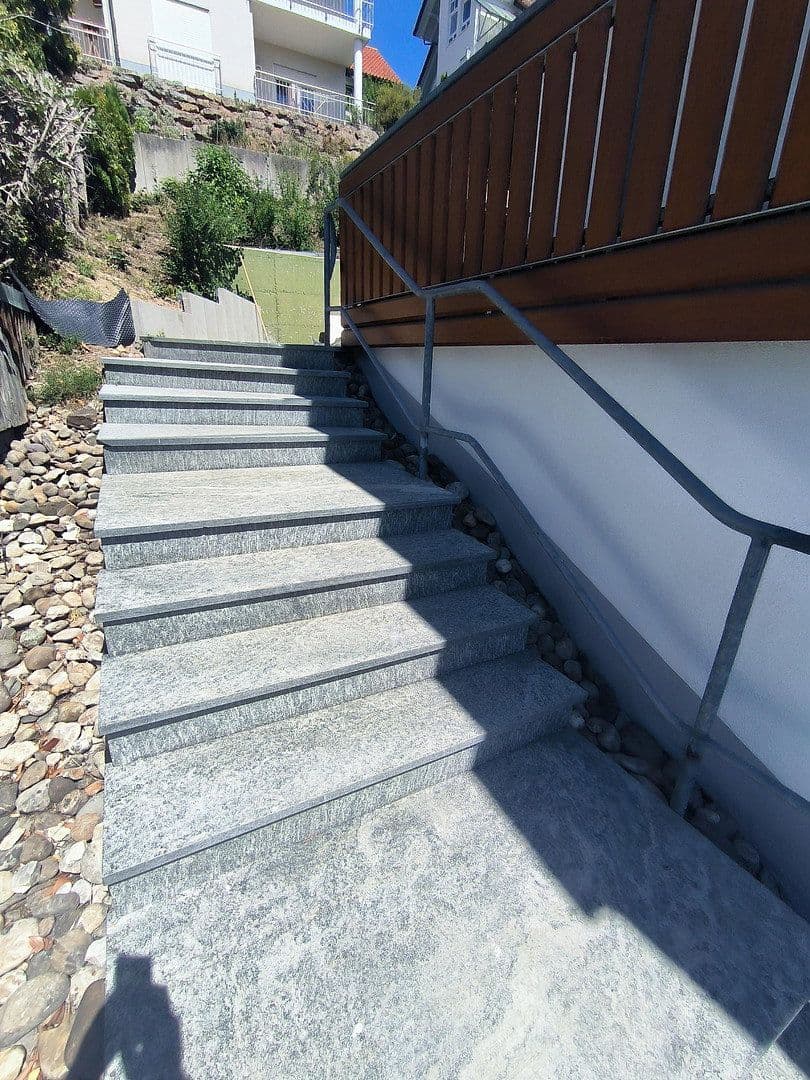 Prenájom bytu 3-izbový 100 m², Brigachtal, Bádensko-Wurttembersko Prenájom bytu 3-izbový 100 m², Brigachtal, Bádensko-Wurttembersko