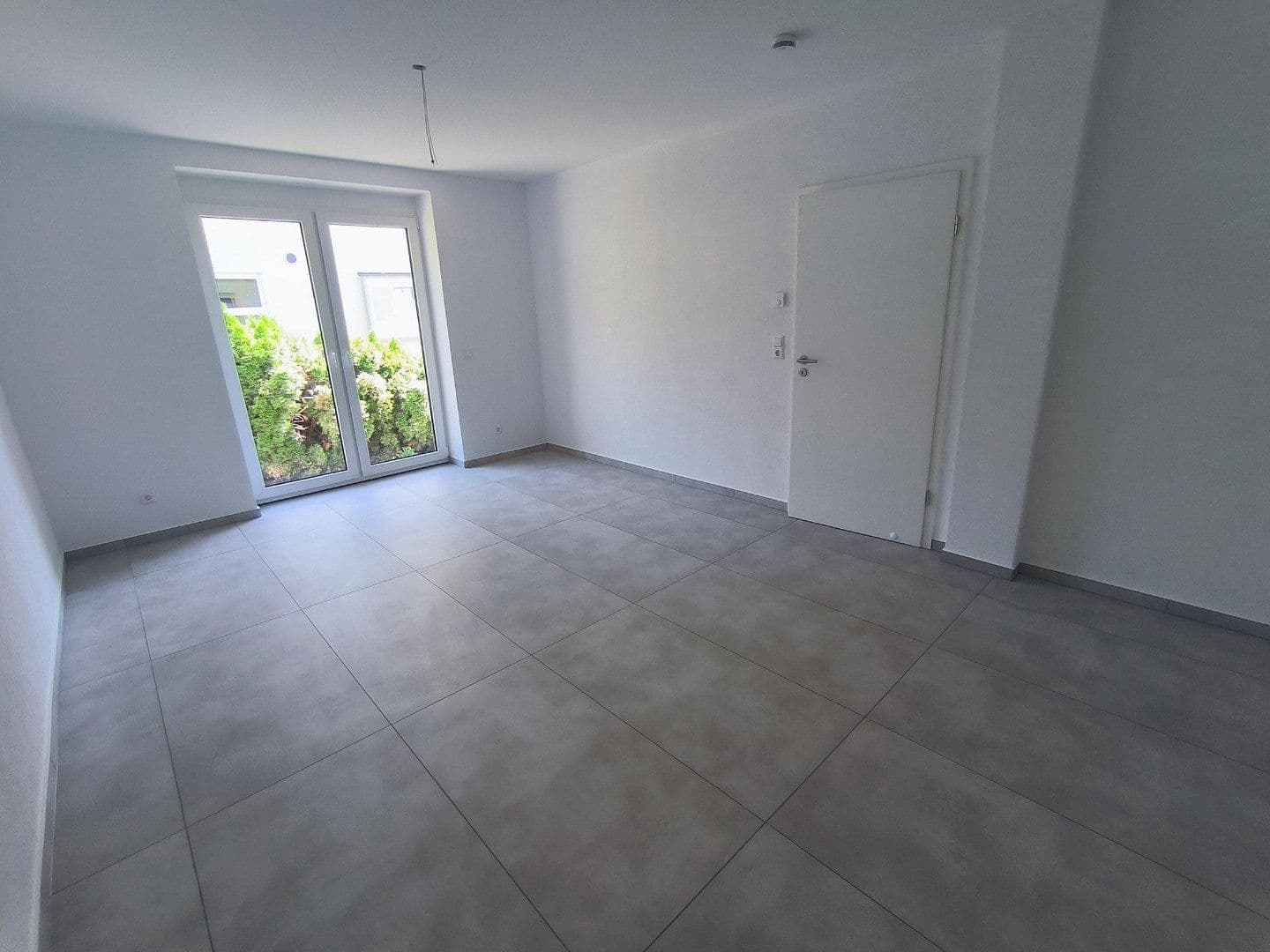 Prenájom bytu 3-izbový 100 m², Brigachtal, Bádensko-Wurttembersko Prenájom bytu 3-izbový 100 m², Brigachtal, Bádensko-Wurttembersko