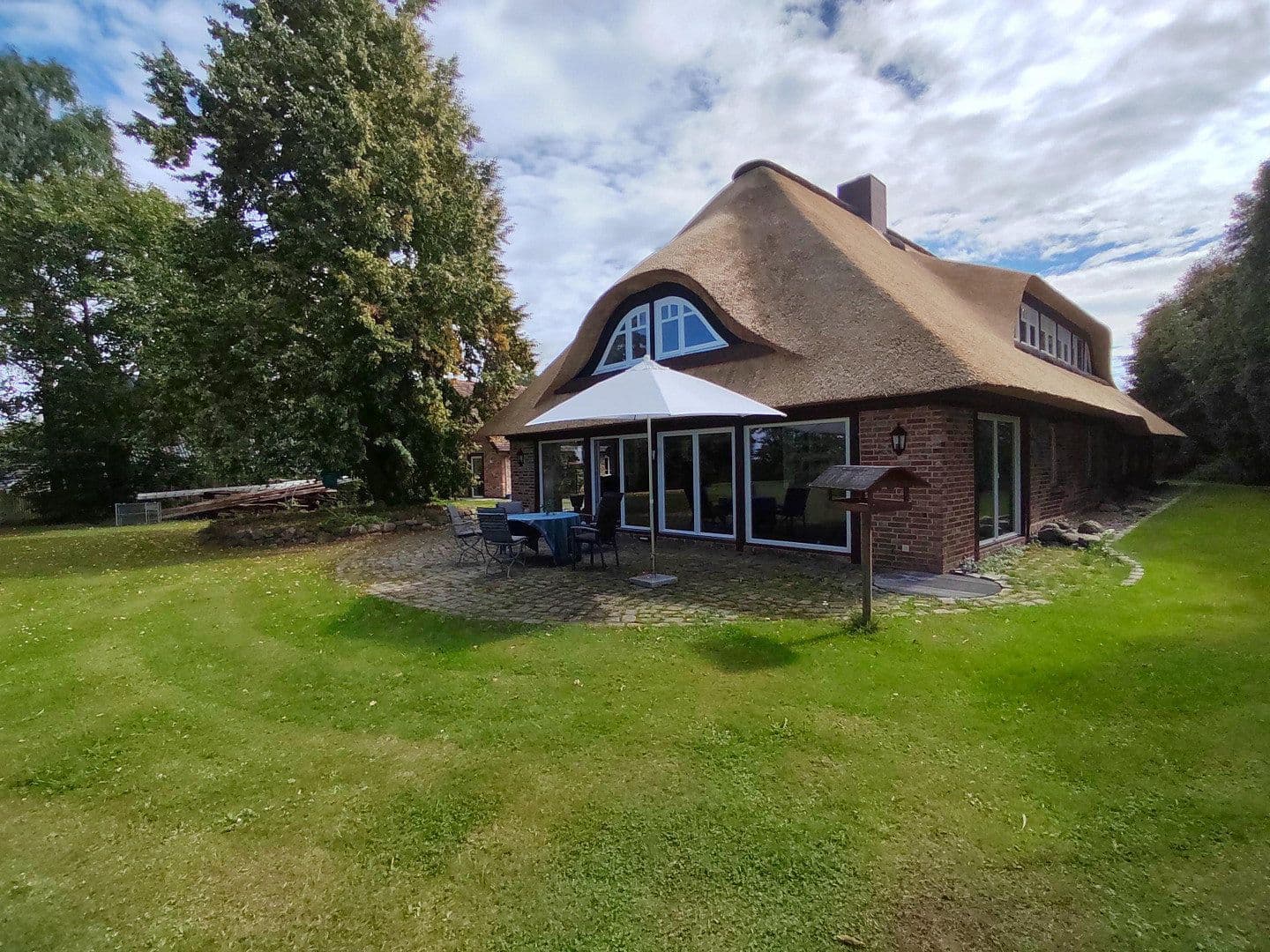 Predaj domu 270 m², pozemok 5.875 m², Niendorf bei Berkenthin, Šlezvicko-Holštajnsko Predaj domu 270 m², pozemok 5.875 m², Niendorf bei Berkenthin, Šlezvicko-Holštajnsko