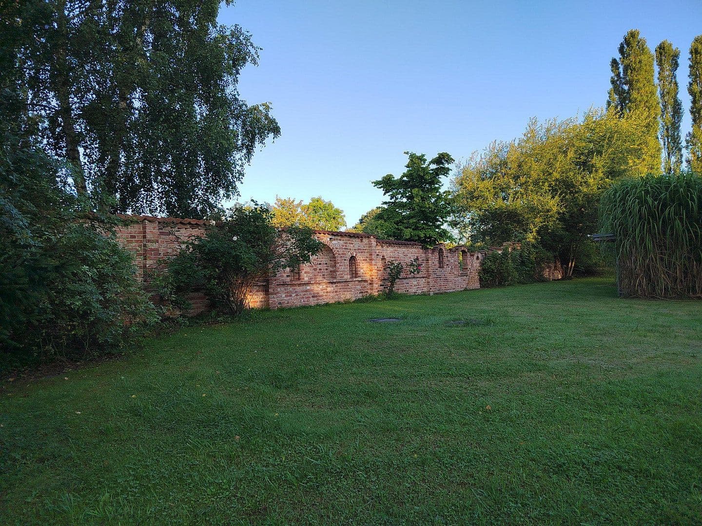 Predaj domu 270 m², pozemok 5.875 m², Niendorf bei Berkenthin, Šlezvicko-Holštajnsko Predaj domu 270 m², pozemok 5.875 m², Niendorf bei Berkenthin, Šlezvicko-Holštajnsko