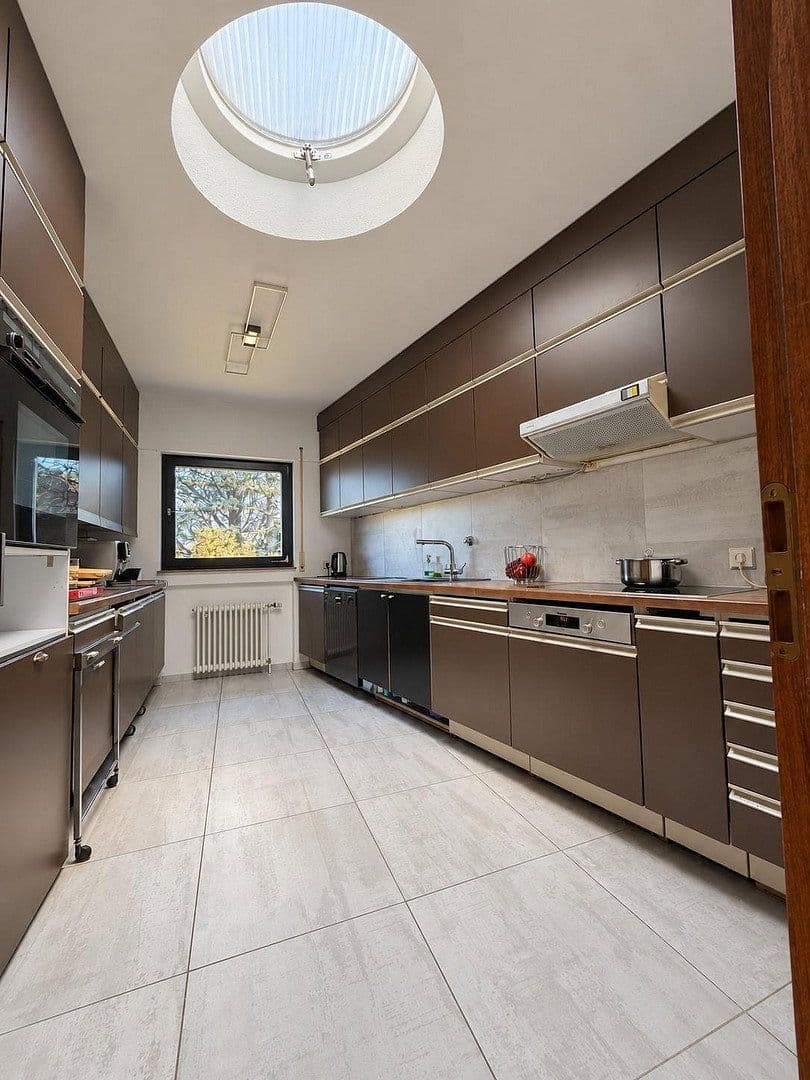 Predaj bytu 4-izbový 293 m², Burgherrenstrasse 91, Stuttgart, Bádensko-Wurttembersko Predaj bytu 4-izbový 293 m², Burgherrenstrasse 91, Stuttgart, Bádensko-Wurttembersko