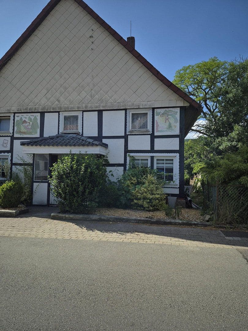 Predaj domu 79 m², pozemok 300 m², Hessisch Oldendorf, Dolné Sasko Predaj domu 79 m², pozemok 300 m², Hessisch Oldendorf, Dolné Sasko