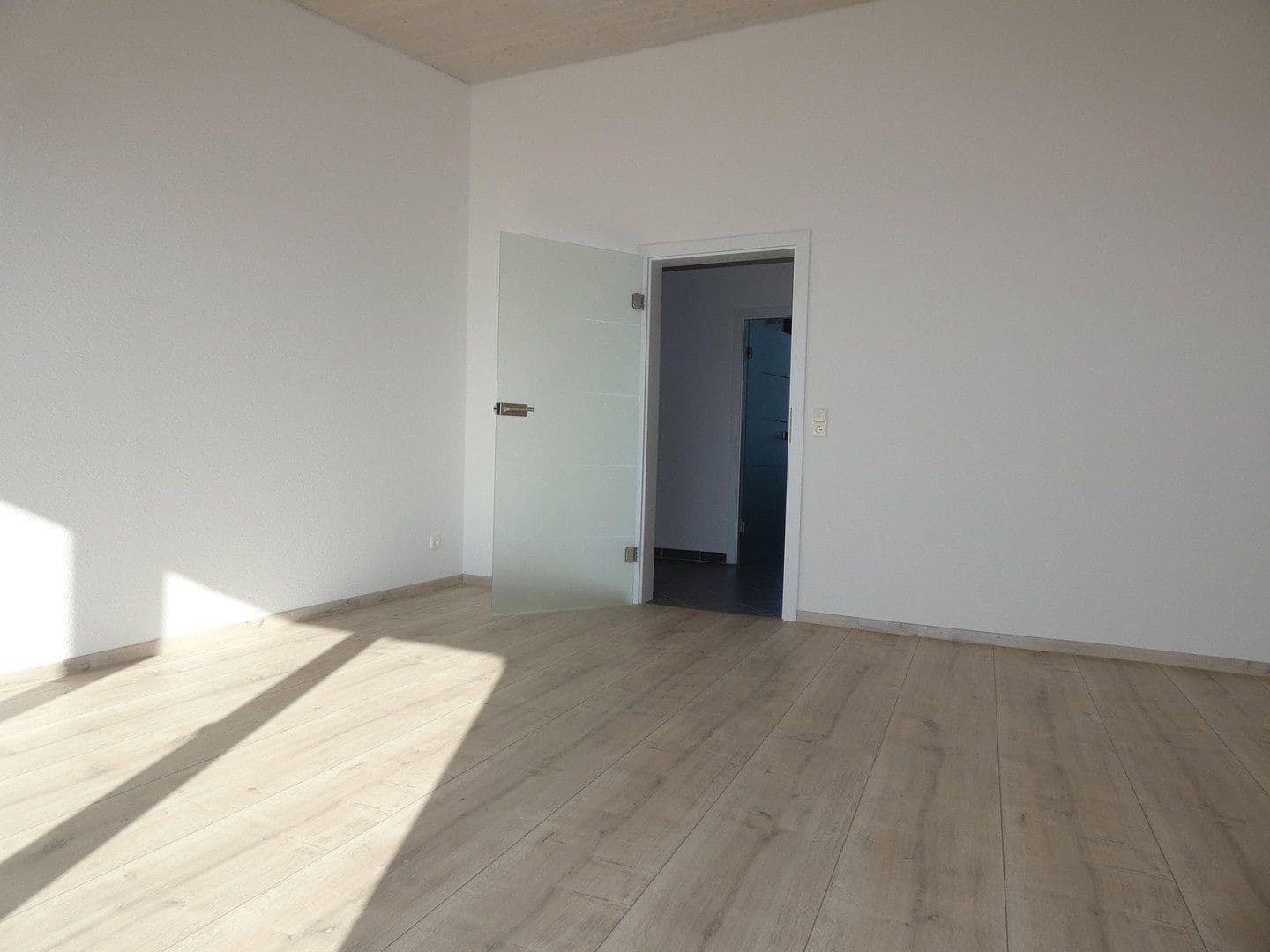 Prenájom bytu 3-izbový 80 m², Lerchenweg 53b, Chemnitz, Sasko Prenájom bytu 3-izbový 80 m², Lerchenweg 53b, Chemnitz, Sasko