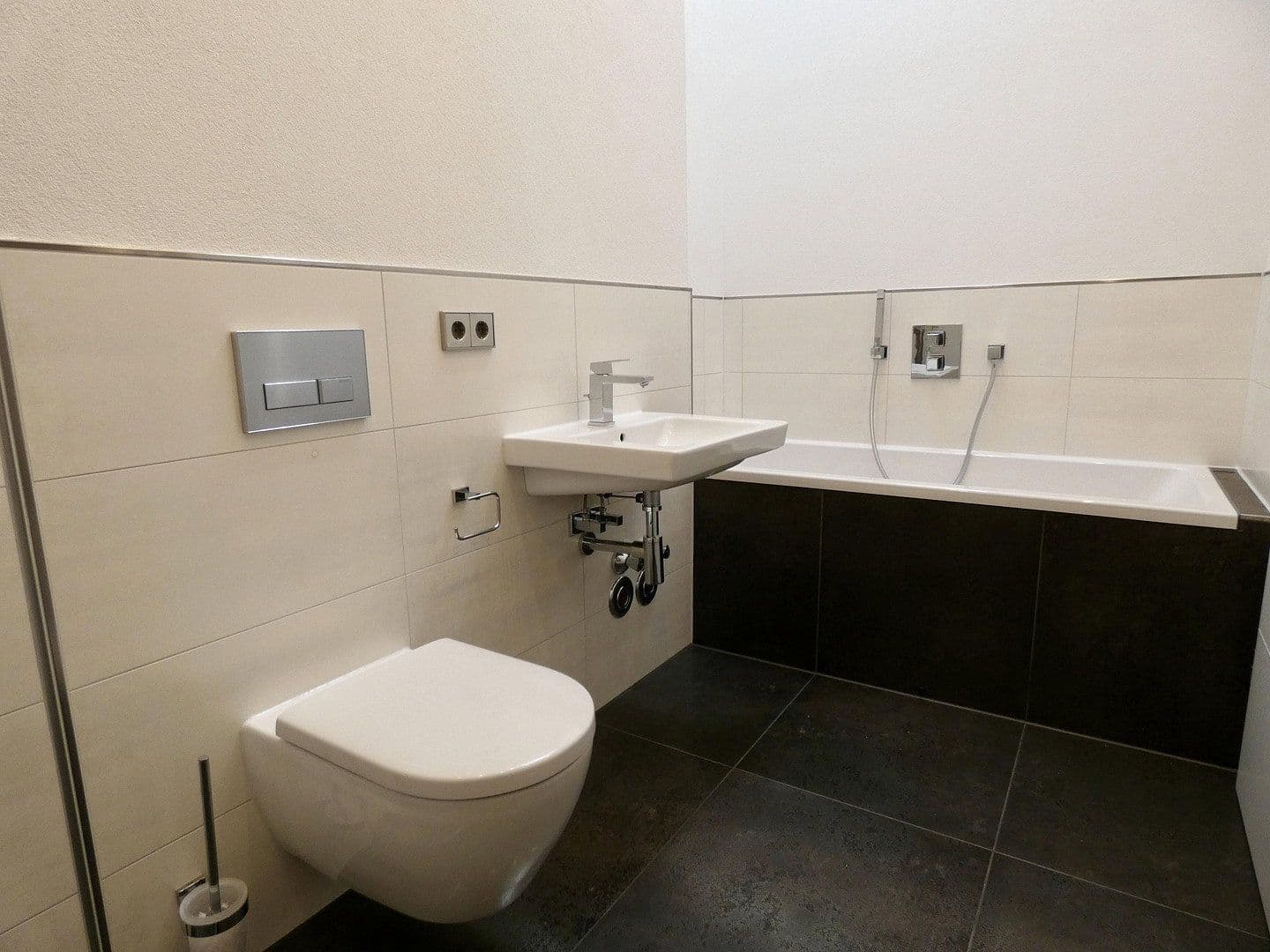 Prenájom bytu 3-izbový 80 m², Lerchenweg 53b, Chemnitz, Sasko Prenájom bytu 3-izbový 80 m², Lerchenweg 53b, Chemnitz, Sasko