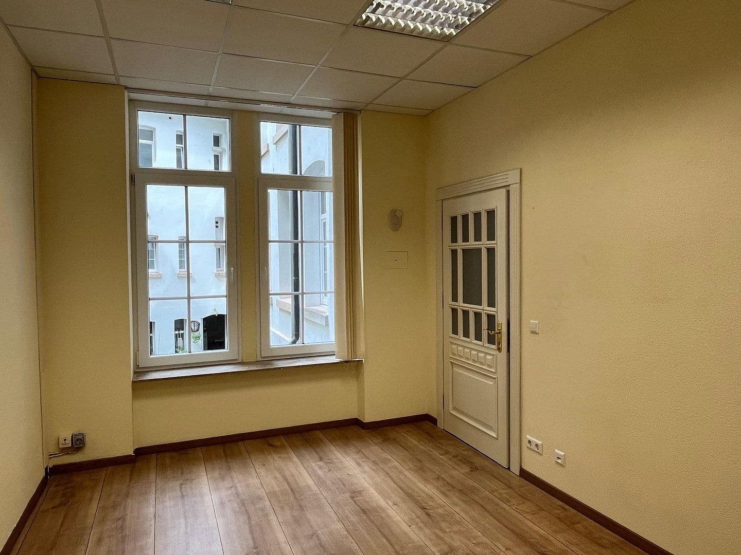 Prenájom bytu 4-izbový 120 m², Pforzheim, Bádensko-Wurttembersko Prenájom bytu 4-izbový 120 m², Pforzheim, Bádensko-Wurttembersko