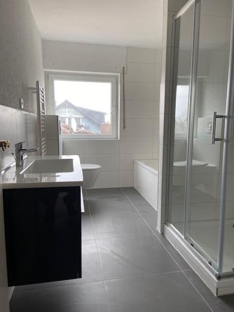 Prenájom bytu 3-izbový 70 m², Usinger Str. 94, Ober-Mörlen, Hesensko Prenájom bytu 3-izbový 70 m², Usinger Str. 94, Ober-Mörlen, Hesensko