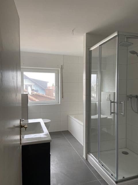 Prenájom bytu 3-izbový 70 m², Usinger Str. 94, Ober-Mörlen, Hesensko Prenájom bytu 3-izbový 70 m², Usinger Str. 94, Ober-Mörlen, Hesensko