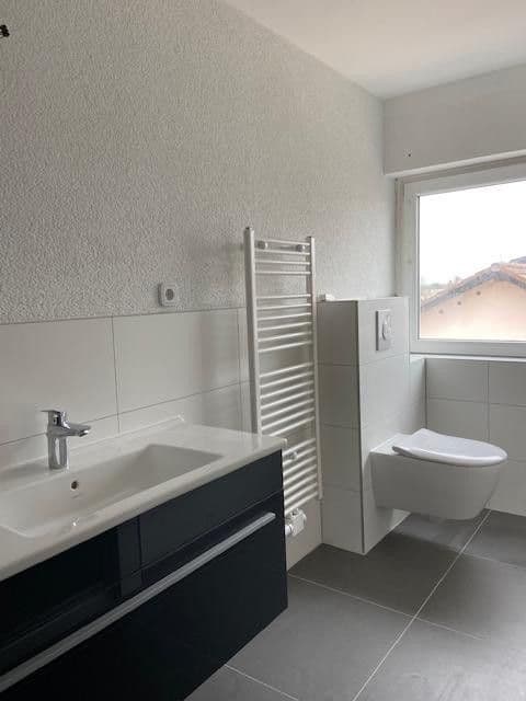 Prenájom bytu 3-izbový 70 m², Usinger Str. 94, Ober-Mörlen, Hesensko Prenájom bytu 3-izbový 70 m², Usinger Str. 94, Ober-Mörlen, Hesensko
