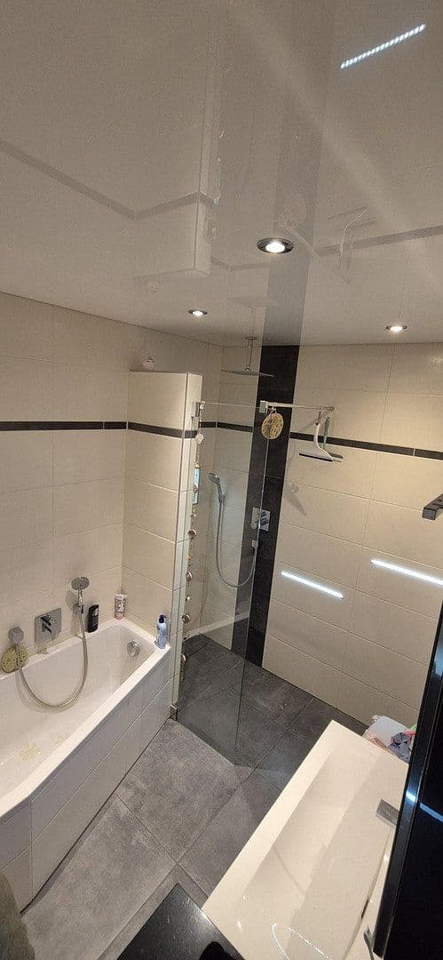 Predaj domu 153 m², pozemok 292 m², Wertheim, Bádensko-Wurttembersko Predaj domu 153 m², pozemok 292 m², Wertheim, Bádensko-Wurttembersko