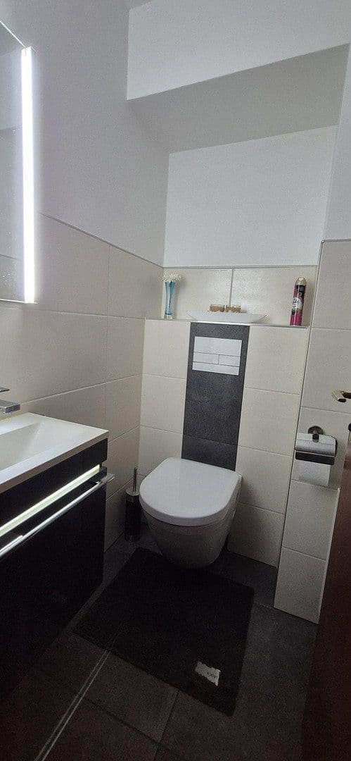 Predaj domu 153 m², pozemok 292 m², Wertheim, Bádensko-Wurttembersko Predaj domu 153 m², pozemok 292 m², Wertheim, Bádensko-Wurttembersko