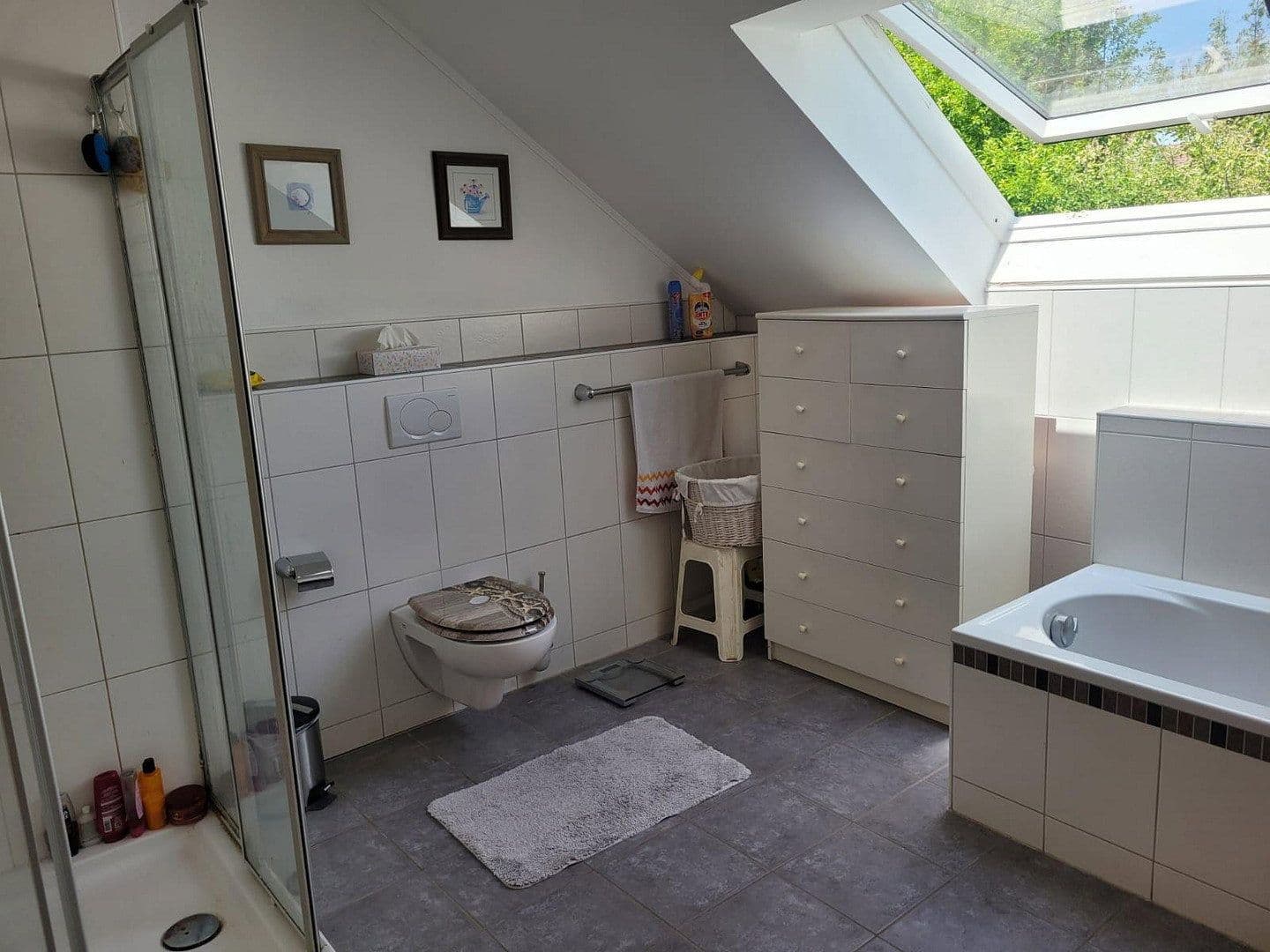 Predaj domu 195 m², pozemok 351 m², Calw, Bádensko-Wurttembersko Predaj domu 195 m², pozemok 351 m², Calw, Bádensko-Wurttembersko