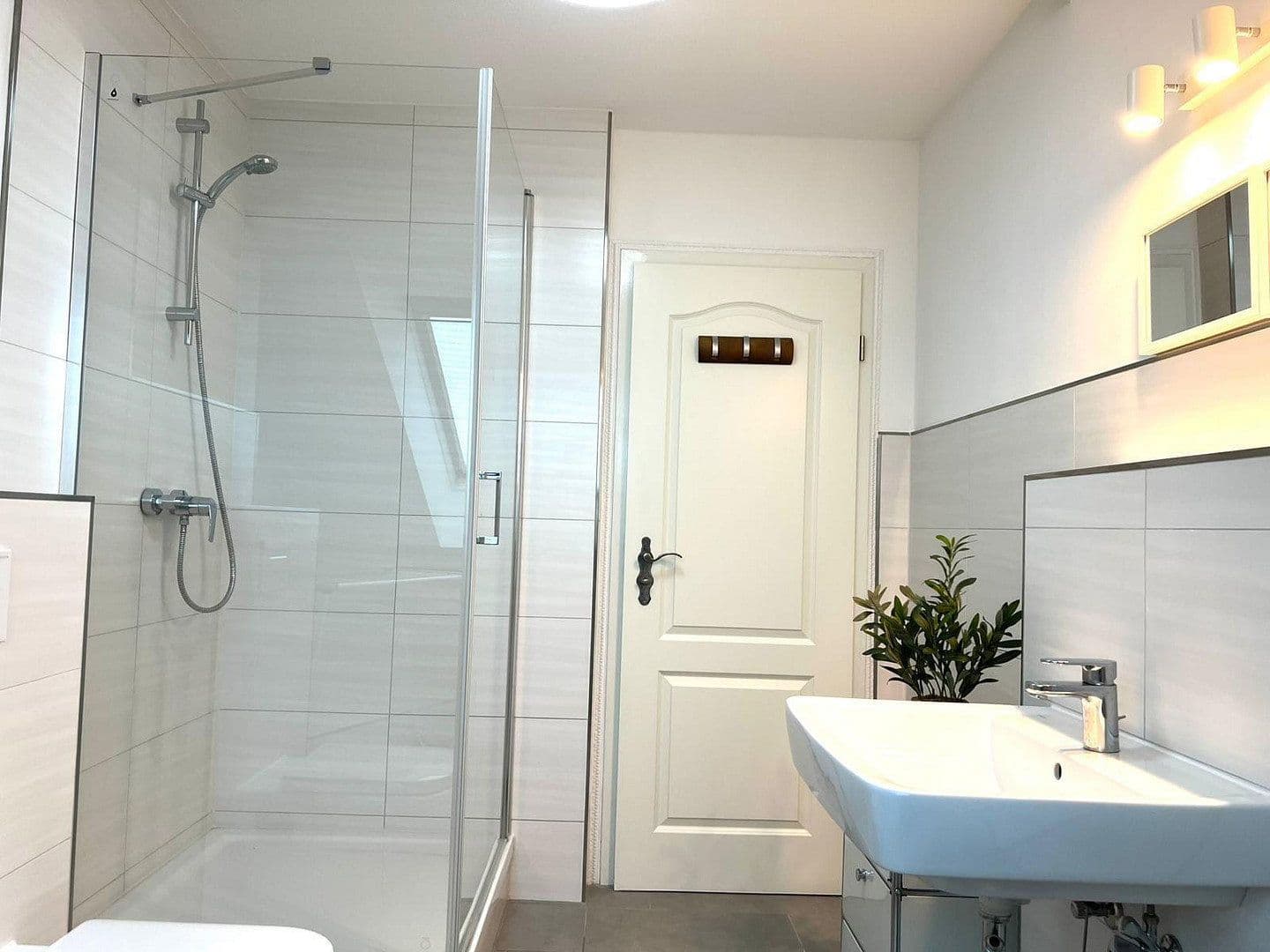 Prenájom bytu 2-izbový 83 m², Delitzscher Straße 90, Leipzig, Sasko Prenájom bytu 2-izbový 83 m², Delitzscher Straße 90, Leipzig, Sasko