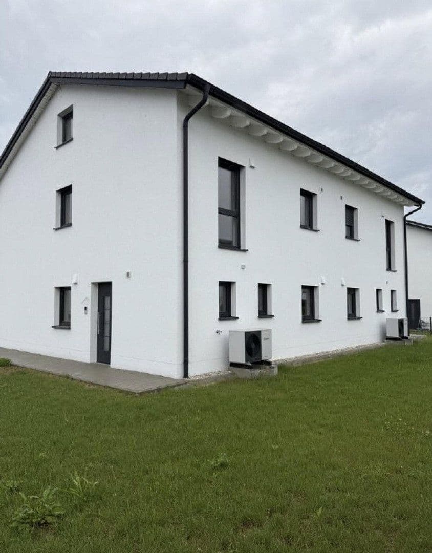 Predaj domu 130 m², pozemok 359 m², Georg-Scheßl-Weg 1A, Deggendorf, Bavorsko Predaj domu 130 m², pozemok 359 m², Georg-Scheßl-Weg 1A, Deggendorf, Bavorsko