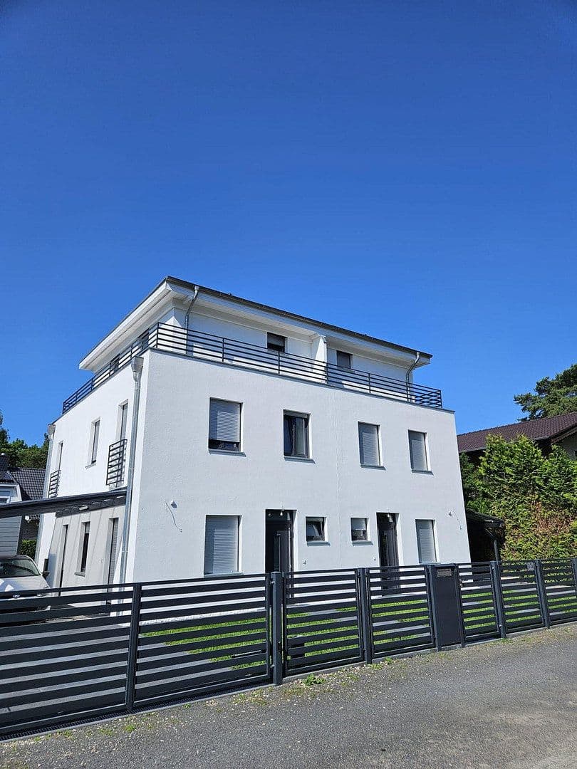 Predaj domu 124 m², pozemok 300 m², Berlin, Berlín Predaj domu 124 m², pozemok 300 m², Berlin, Berlín