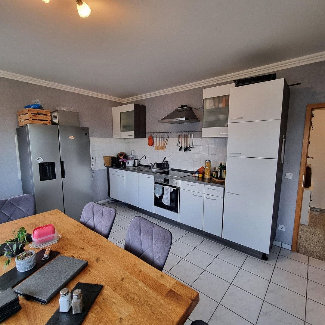 Prenájom bytu 3-izbový 98 m², Ettringen, Porýnie-Falcko Prenájom bytu 3-izbový 98 m², Ettringen, Porýnie-Falcko