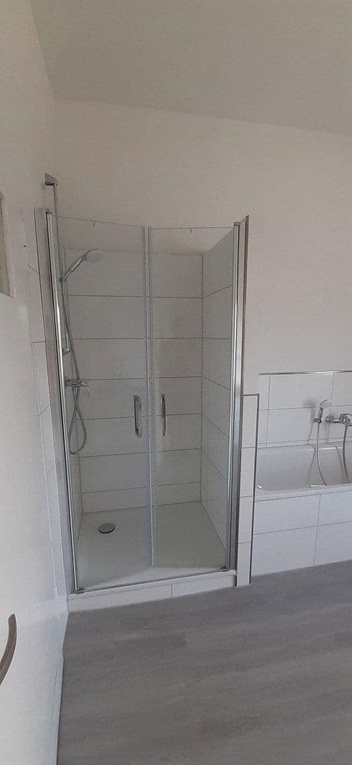 Prenájom bytu 3-izbový 82 m², Grabenstr.190, Duisburg, Severné Porýnie - Westfálsko Prenájom bytu 3-izbový 82 m², Grabenstr.190, Duisburg, Severné Porýnie - Westfálsko