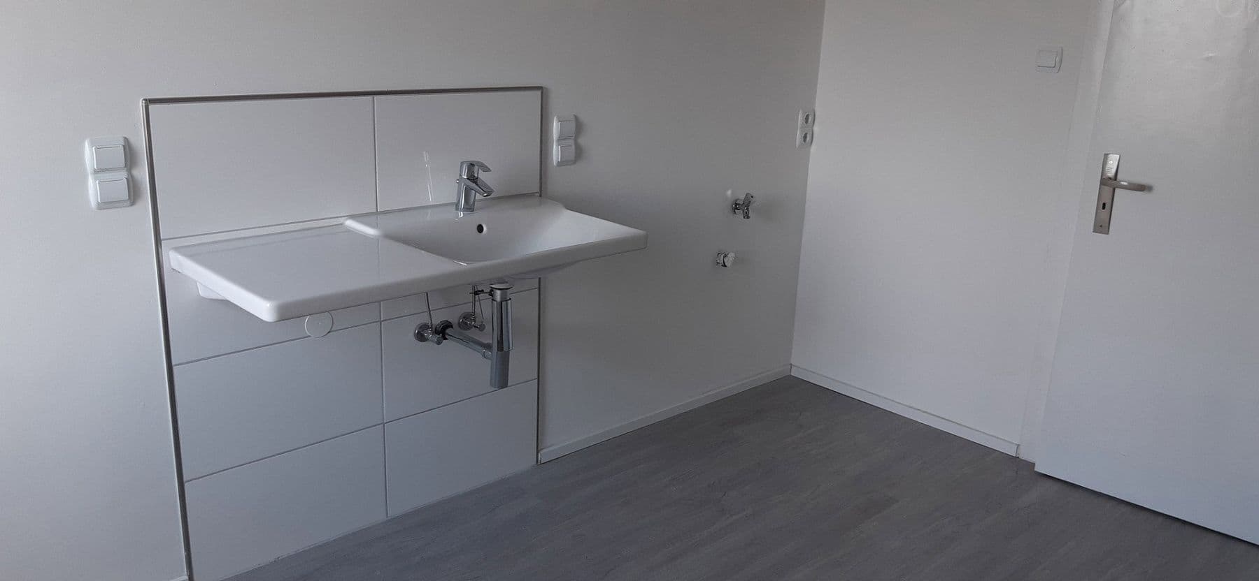 Prenájom bytu 3-izbový 82 m², Grabenstr.190, Duisburg, Severné Porýnie - Westfálsko Prenájom bytu 3-izbový 82 m², Grabenstr.190, Duisburg, Severné Porýnie - Westfálsko