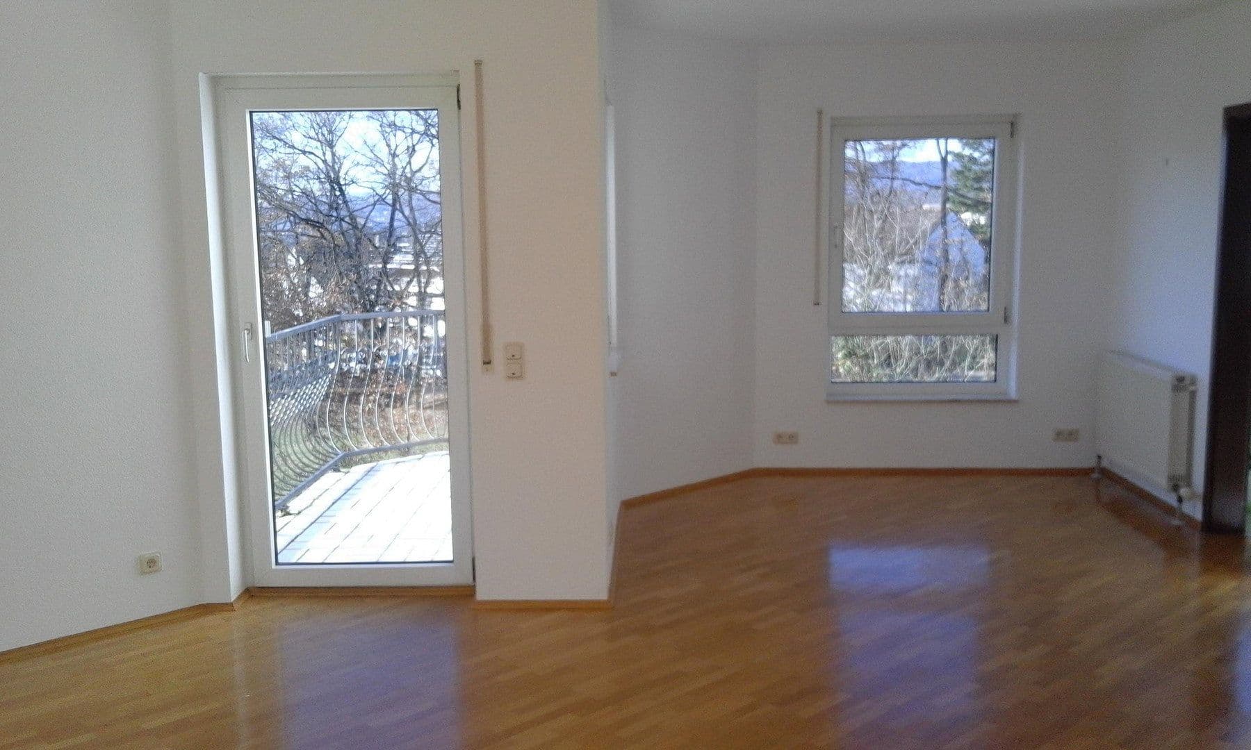 Prenájom bytu 3-izbový 101 m², Wiesbaden-Sonnenberg, Hesensko Prenájom bytu 3-izbový 101 m², Wiesbaden-Sonnenberg, Hesensko