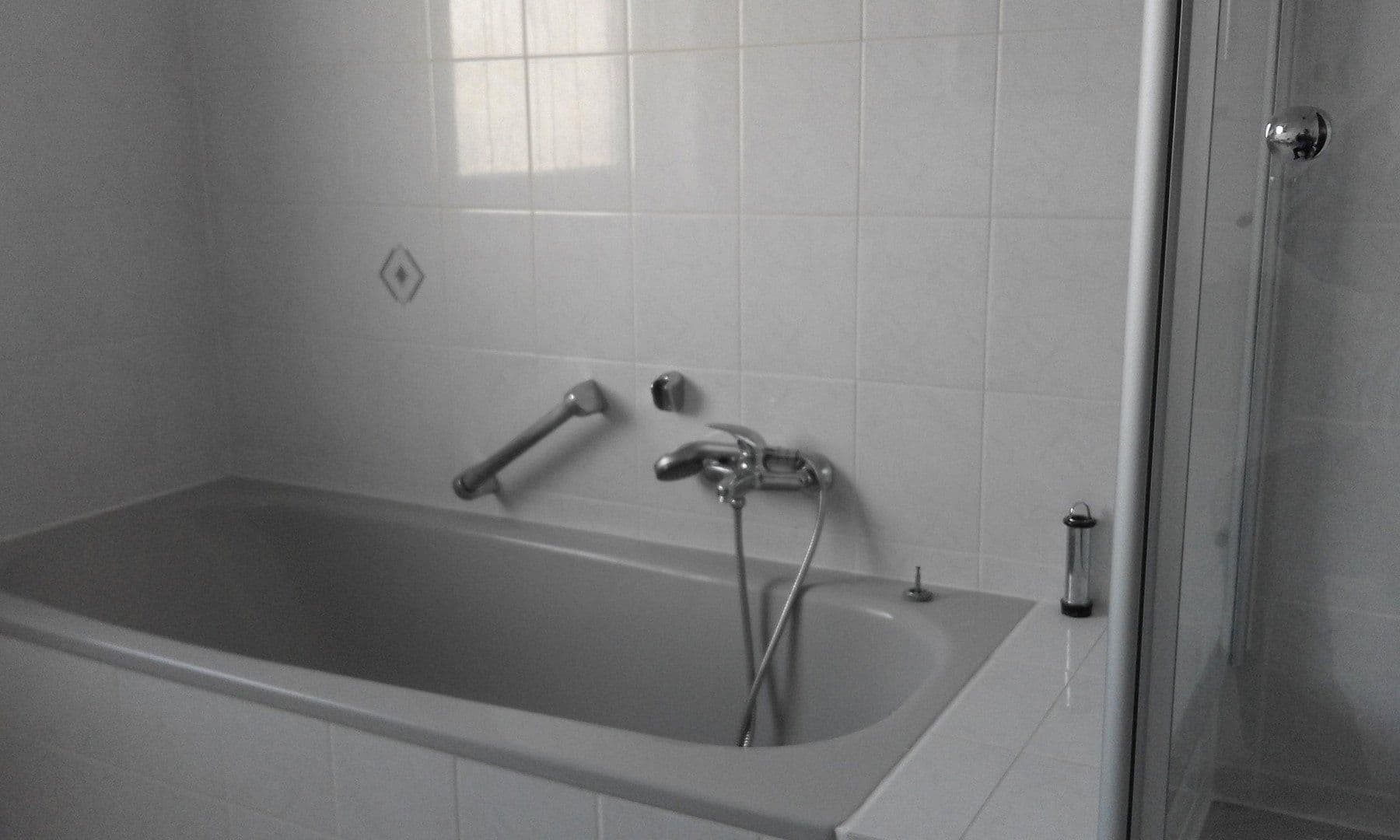 Prenájom bytu 3-izbový 101 m², Wiesbaden-Sonnenberg, Hesensko Prenájom bytu 3-izbový 101 m², Wiesbaden-Sonnenberg, Hesensko