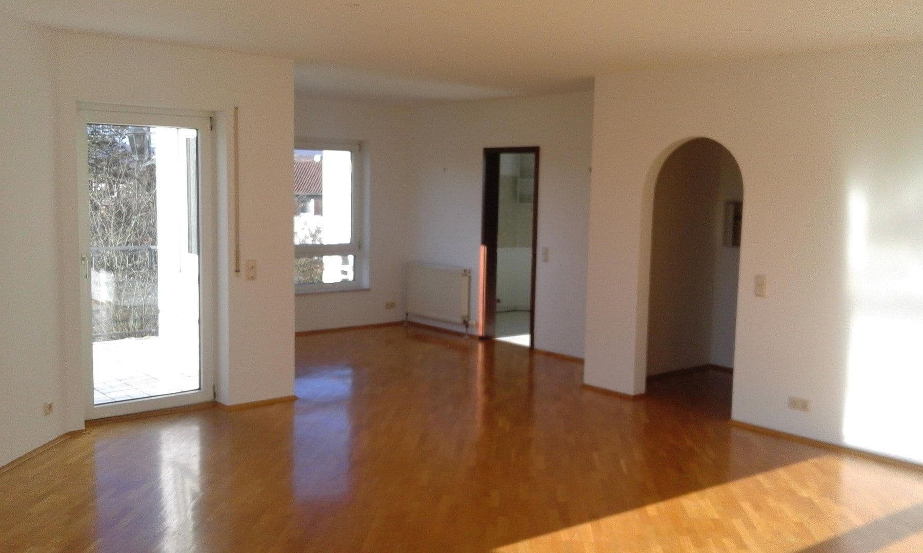 Prenájom bytu 3-izbový 101 m², Wiesbaden-Sonnenberg, Hesensko Prenájom bytu 3-izbový 101 m², Wiesbaden-Sonnenberg, Hesensko
