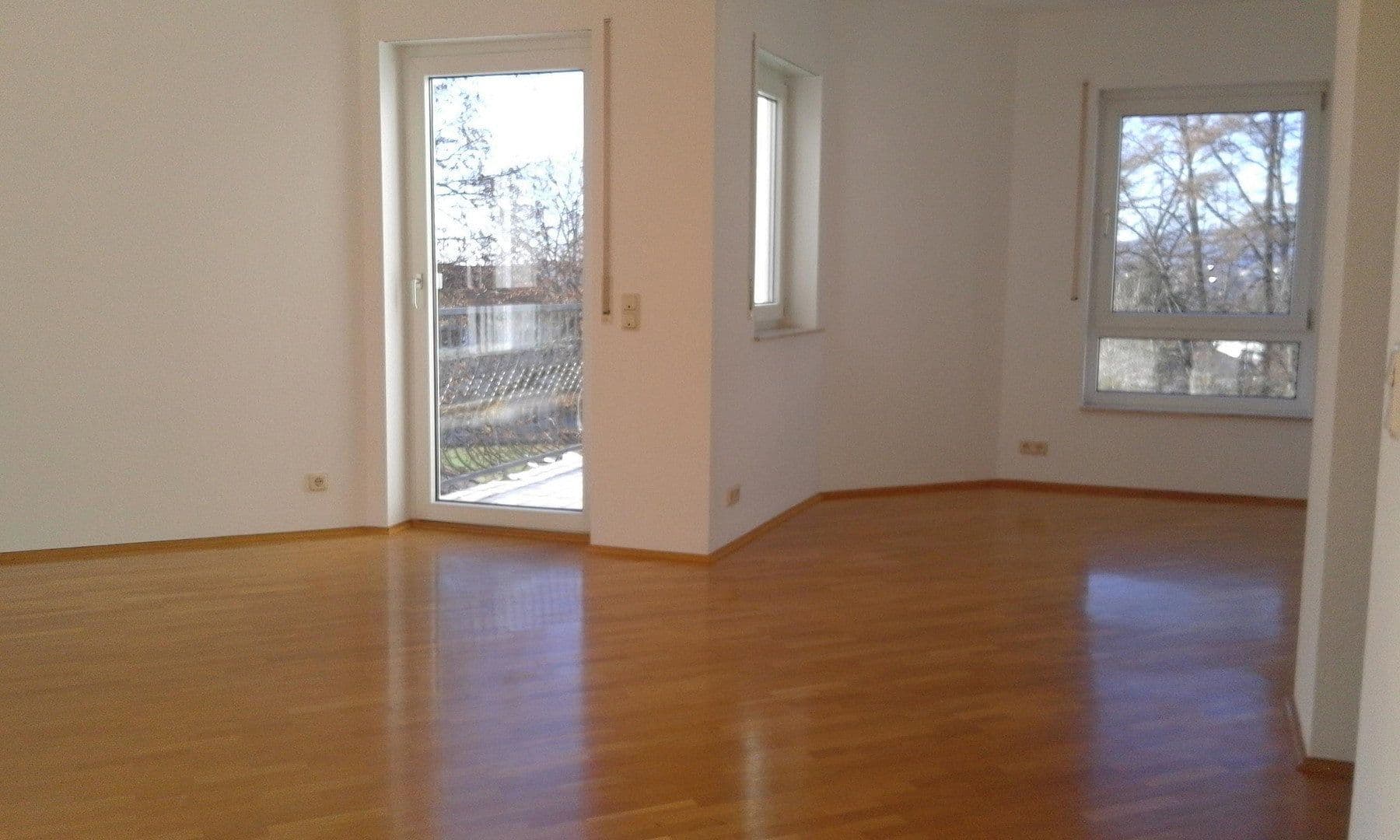 Prenájom bytu 3-izbový 101 m², Wiesbaden-Sonnenberg, Hesensko Prenájom bytu 3-izbový 101 m², Wiesbaden-Sonnenberg, Hesensko
