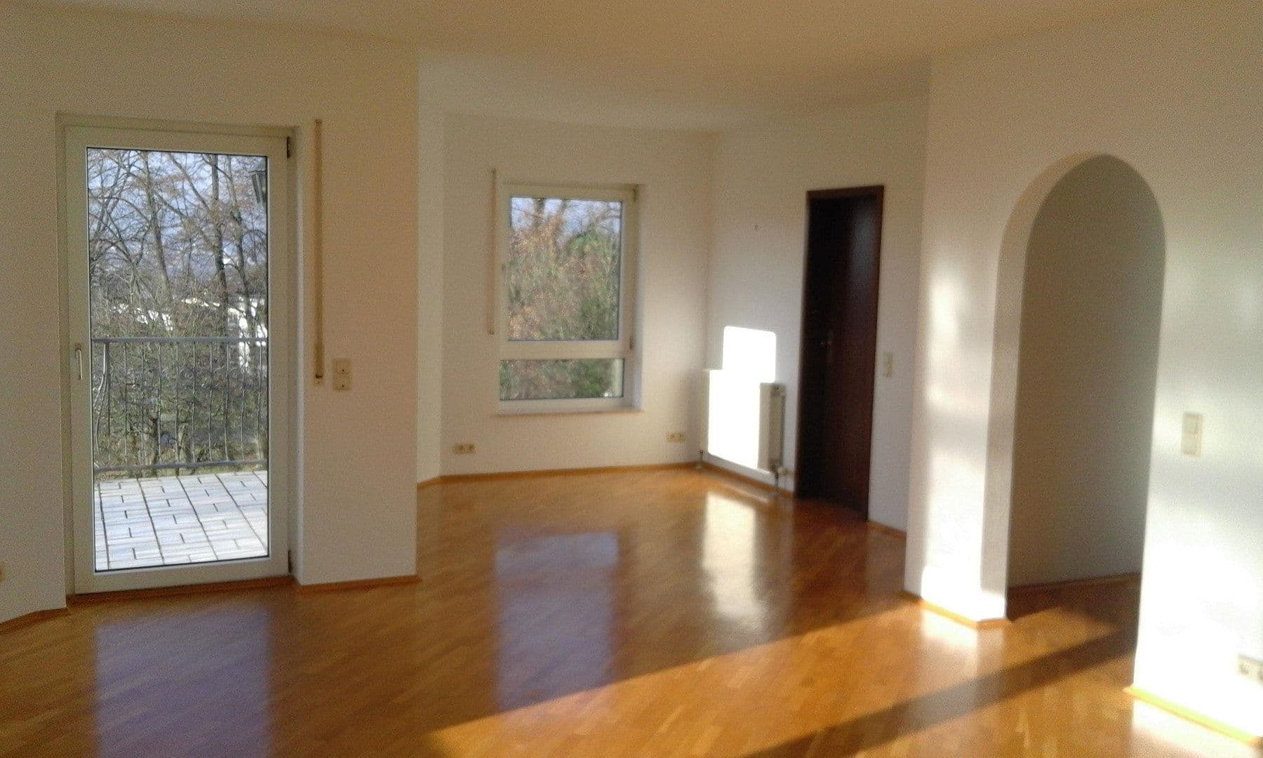 Prenájom bytu 3-izbový 101 m², Wiesbaden-Sonnenberg, Hesensko Prenájom bytu 3-izbový 101 m², Wiesbaden-Sonnenberg, Hesensko