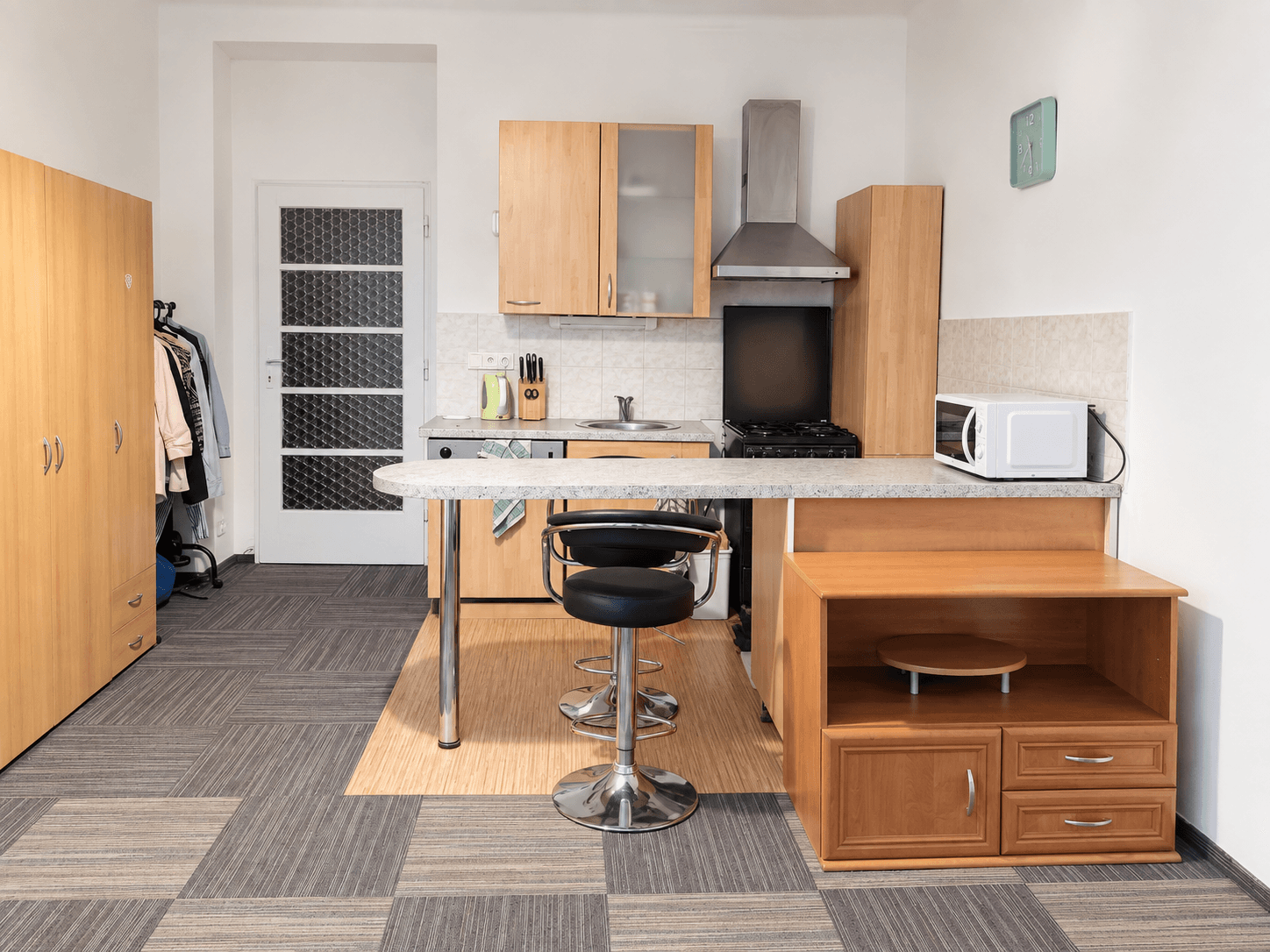 Prenájom bytu 1-izbový 30 m², Kolbenova, Praha, Praha Prenájom bytu 1-izbový 30 m², Kolbenova, Praha, Praha