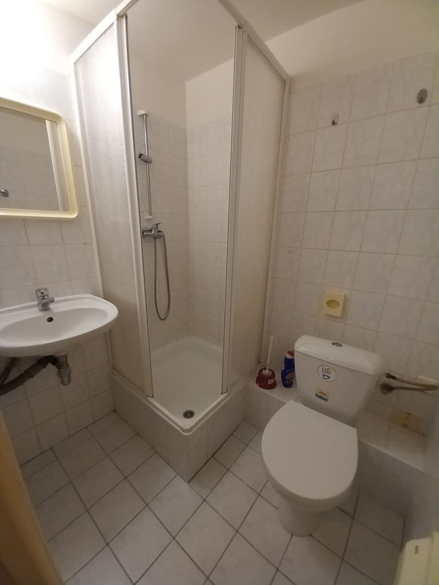 Prenájom bytu 1-izbový 22 m², Bělohorská, Praha, Praha Prenájom bytu 1-izbový 22 m², Bělohorská, Praha, Praha