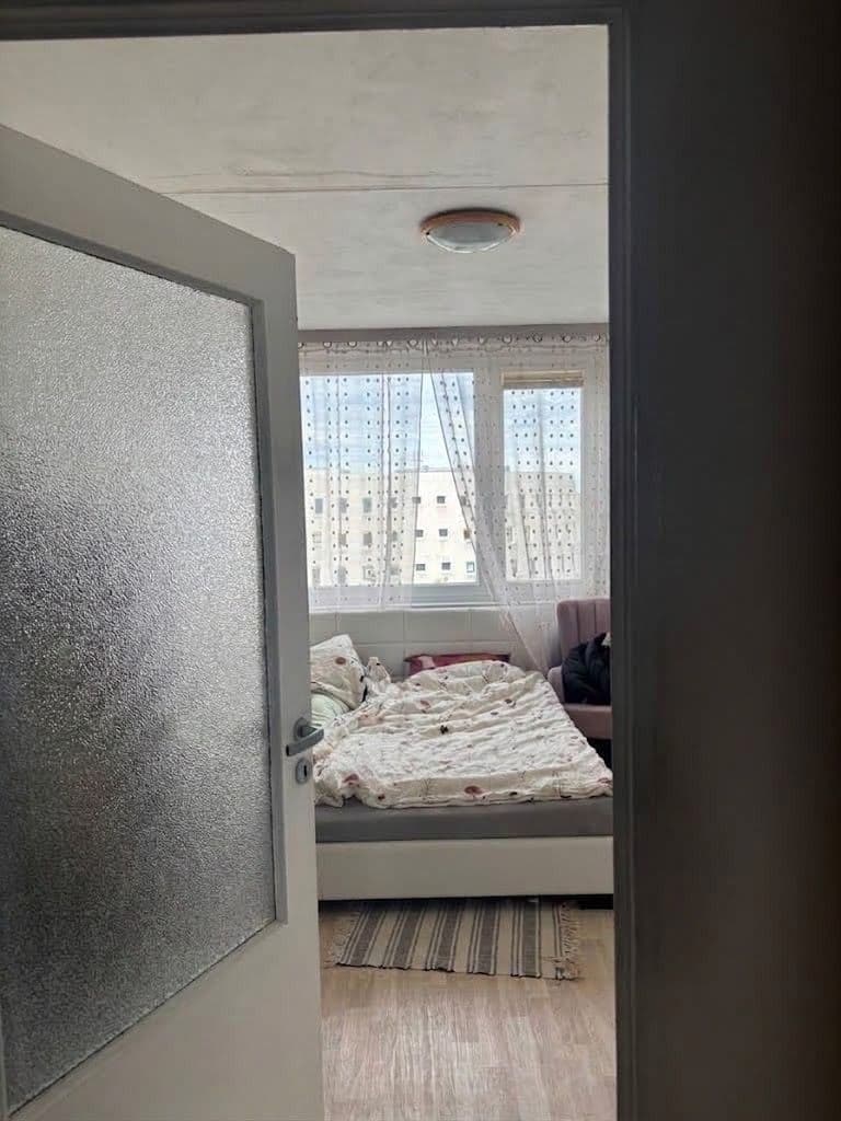Prenájom bytu 3-izbový 75 m², Bašteckého, Praha, Praha Prenájom bytu 3-izbový 75 m², Bašteckého, Praha, Praha