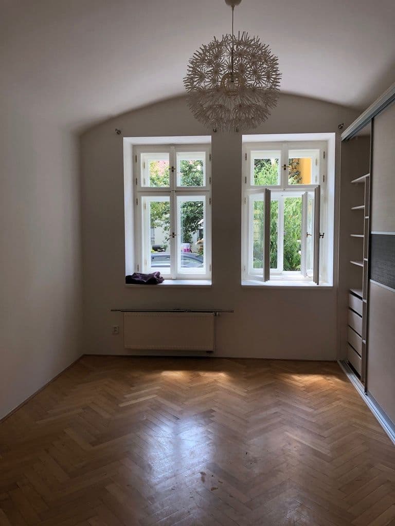 Prenájom bytu 2-izbový 46 m², Roháčova, Praha, Praha Prenájom bytu 2-izbový 46 m², Roháčova, Praha, Praha