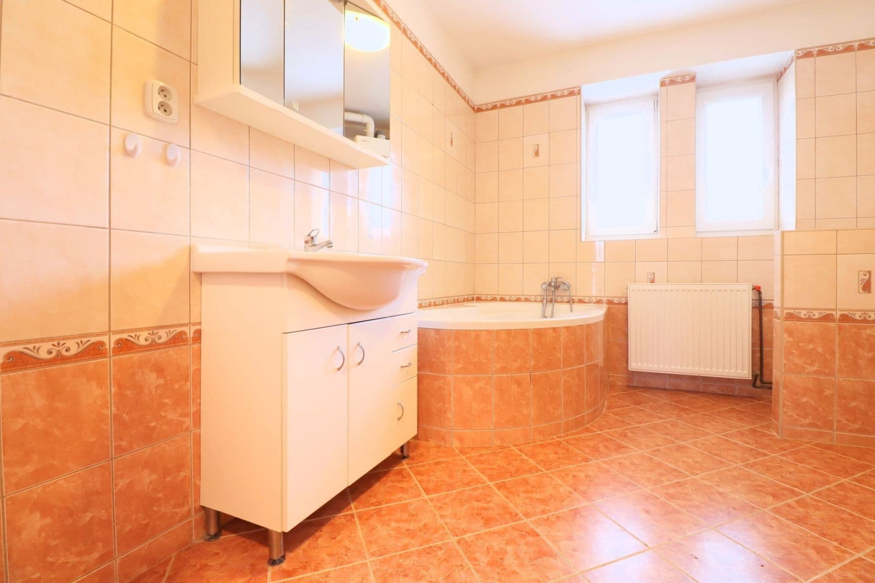 Prenájom bytu 2-izbový 56 m², Mikoláše Alše, Kolín, Středočeský kraj Prenájom bytu 2-izbový 56 m², Mikoláše Alše, Kolín, Středočeský kraj