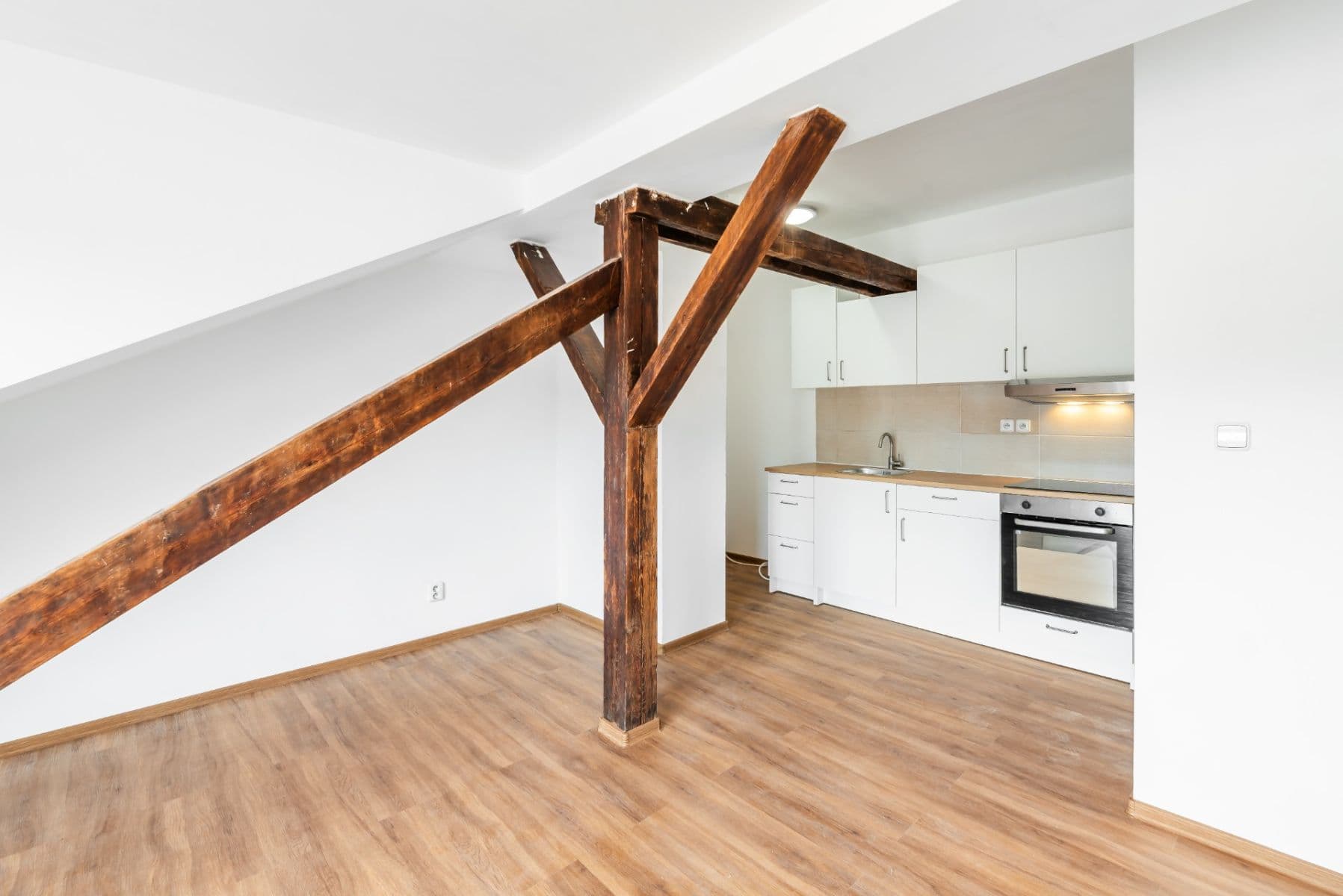 Predaj bytu 3-izbový 70 m², Holečkova, Praha, Praha Predaj bytu 3-izbový 70 m², Holečkova, Praha, Praha