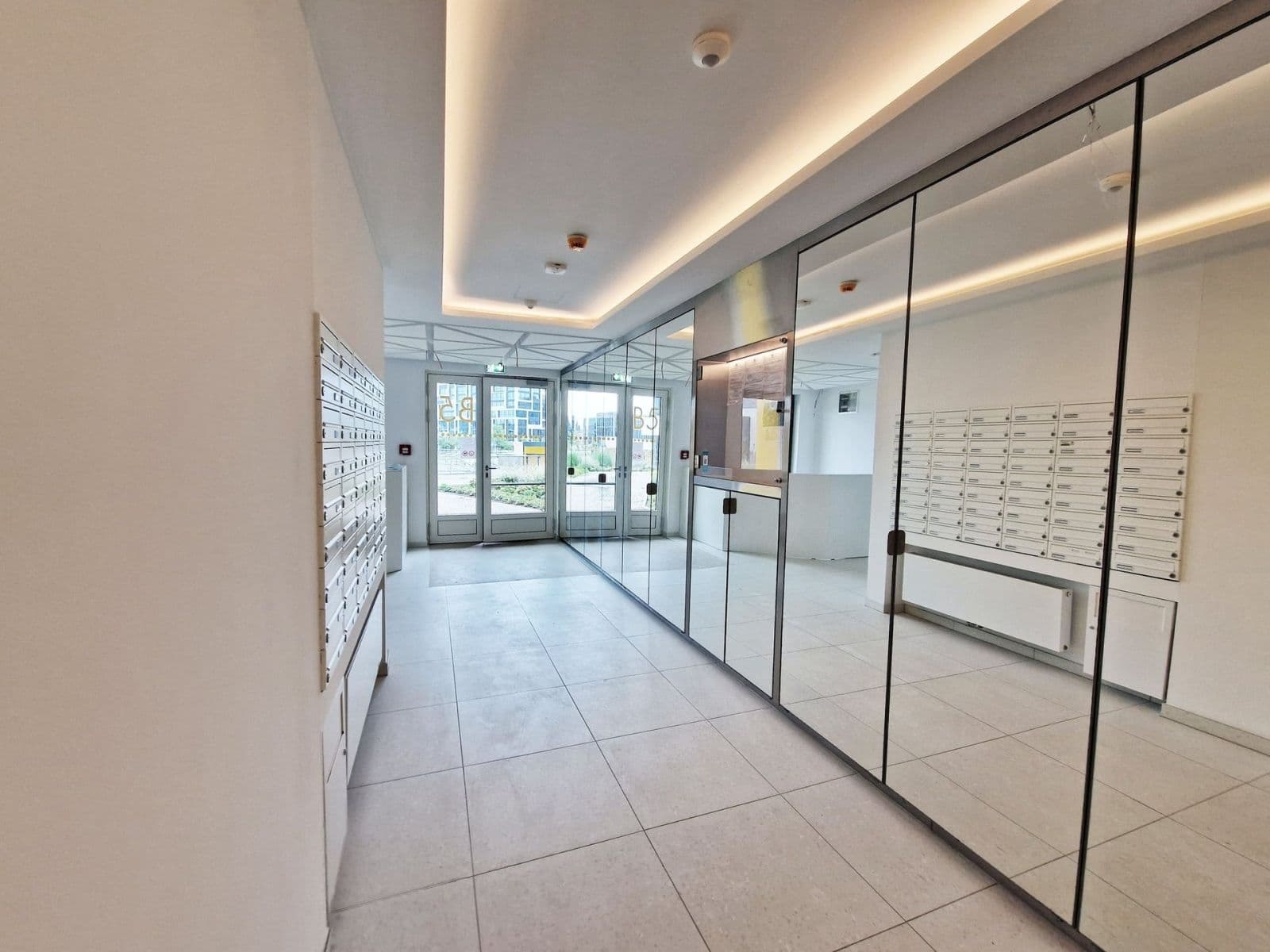 Prenájom bytu 2-izbový 55 m², Sokolova, Praha, Praha Prenájom bytu 2-izbový 55 m², Sokolova, Praha, Praha