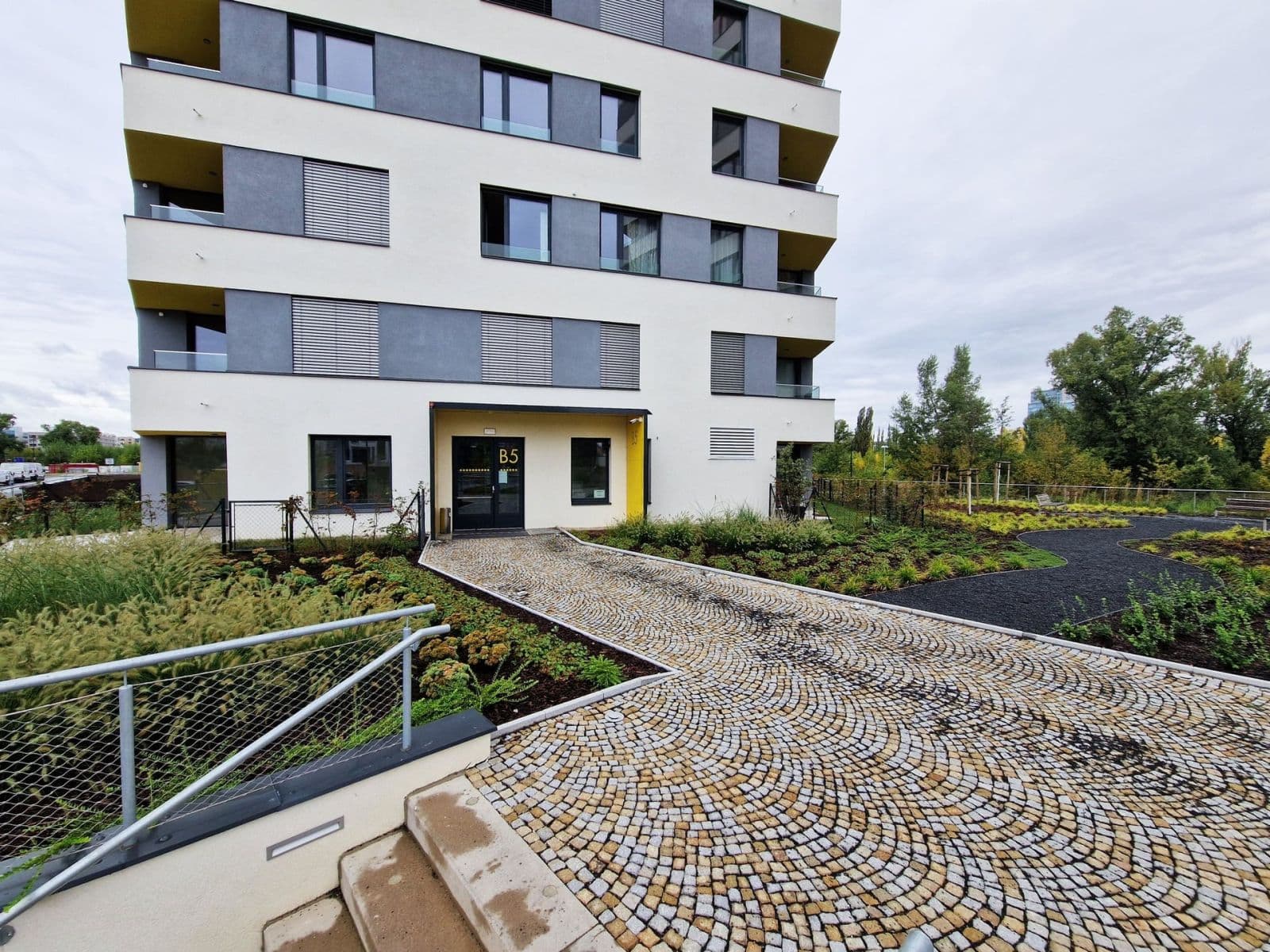 Prenájom bytu 2-izbový 55 m², Sokolova, Praha, Praha Prenájom bytu 2-izbový 55 m², Sokolova, Praha, Praha