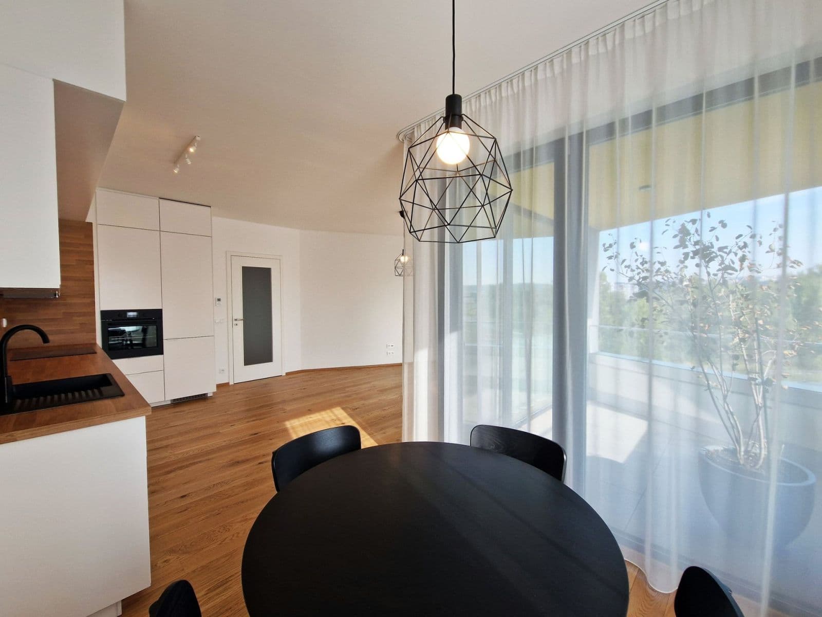 Prenájom bytu 2-izbový 55 m², Sokolova, Praha, Praha Prenájom bytu 2-izbový 55 m², Sokolova, Praha, Praha