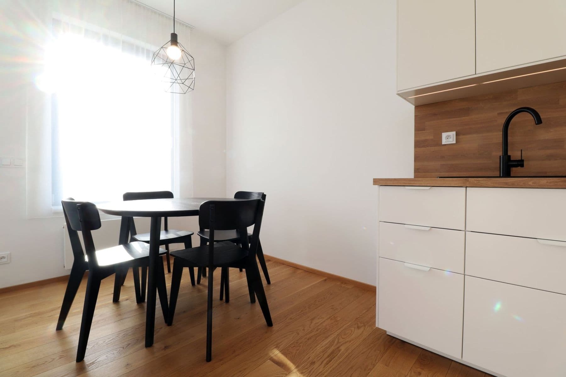 Prenájom bytu 2-izbový 55 m², Sokolova, Praha, Praha Prenájom bytu 2-izbový 55 m², Sokolova, Praha, Praha