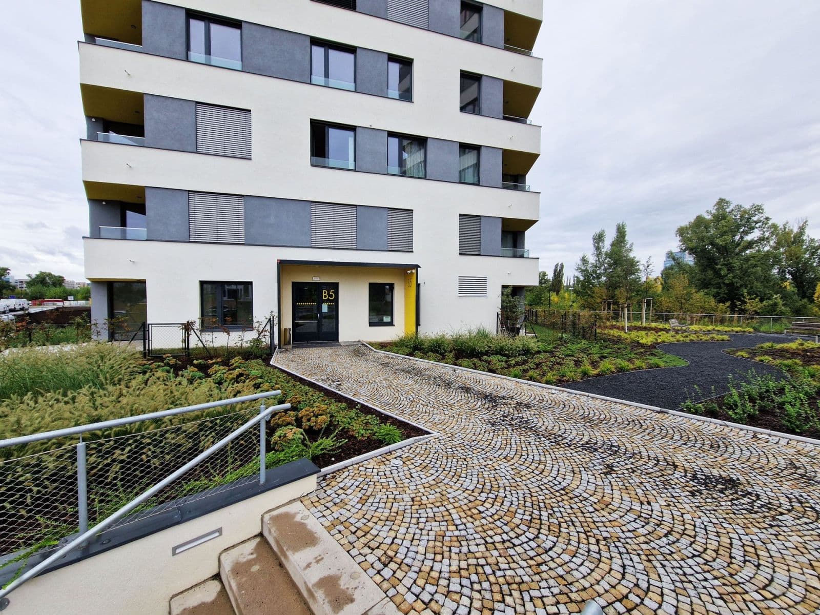 Prenájom bytu 2-izbový 55 m², Sokolova, Praha, Praha Prenájom bytu 2-izbový 55 m², Sokolova, Praha, Praha