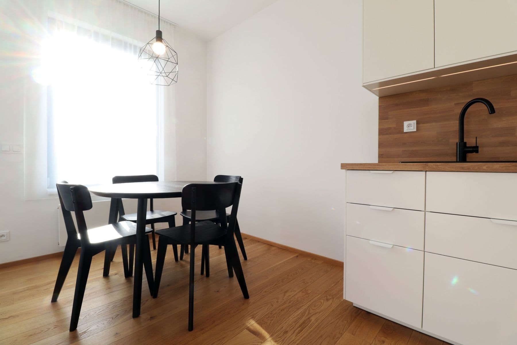 Prenájom bytu 2-izbový 55 m², Sokolova, Praha, Praha Prenájom bytu 2-izbový 55 m², Sokolova, Praha, Praha