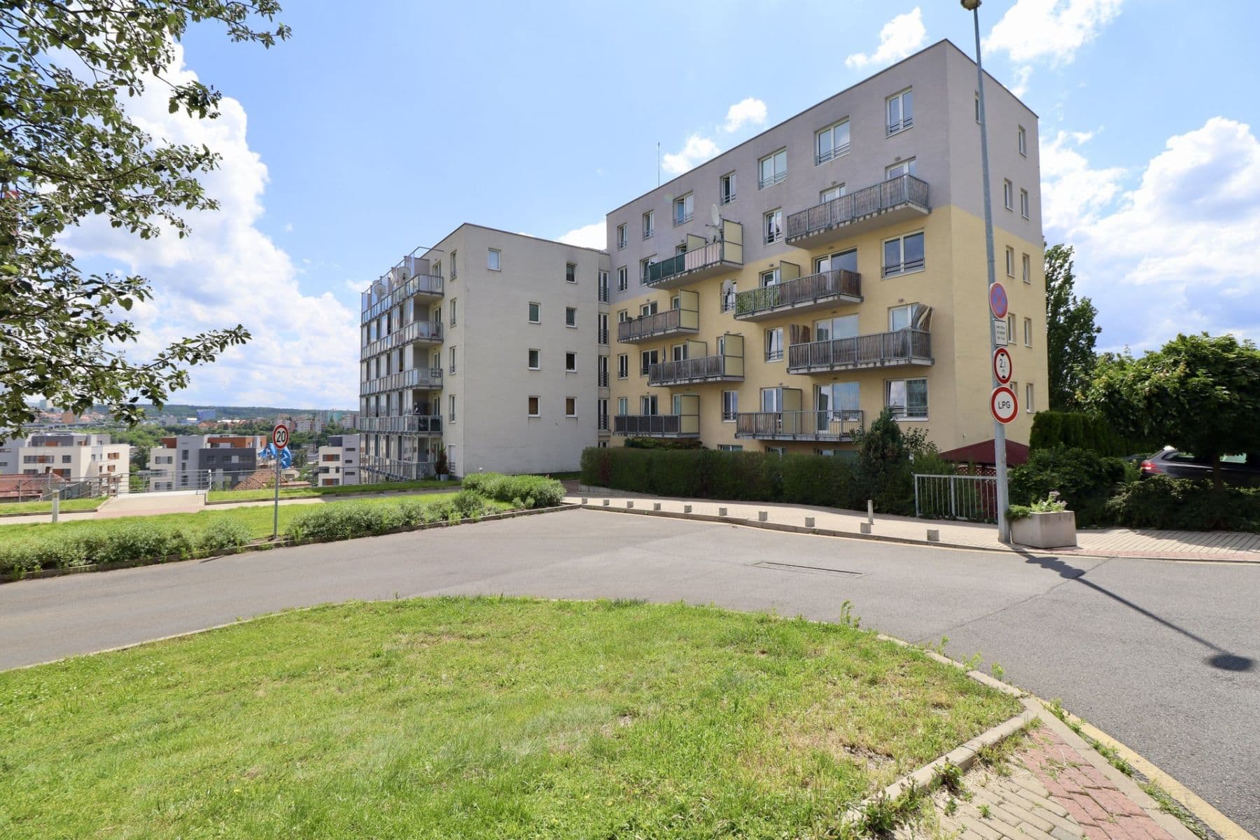 Prenájom bytu 2-izbový 49 m², V dolině, Praha, Praha Prenájom bytu 2-izbový 49 m², V dolině, Praha, Praha